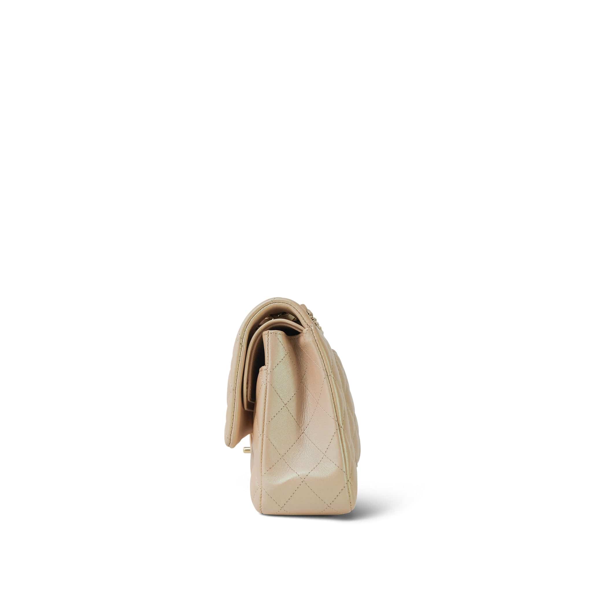 21S Pearly Beige Lambskin Quilted Classic Flap Medium Light Gold