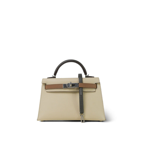 A7FF6ECB-2CB1-4720-8854-