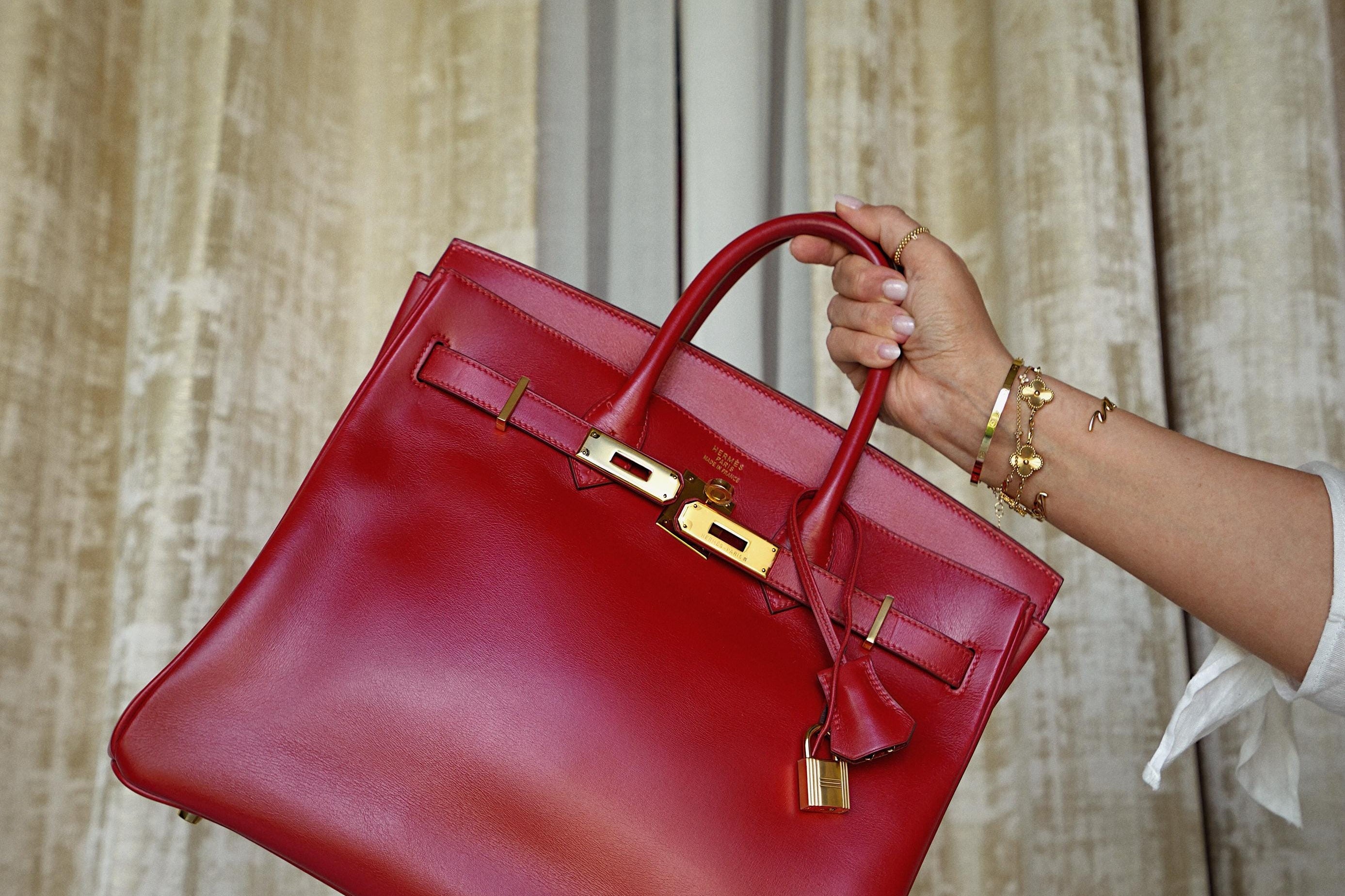 Product image 10 of 33: HAC 32 Rouge Vif Box Calfskin Gold Plated Z Circle Stamp