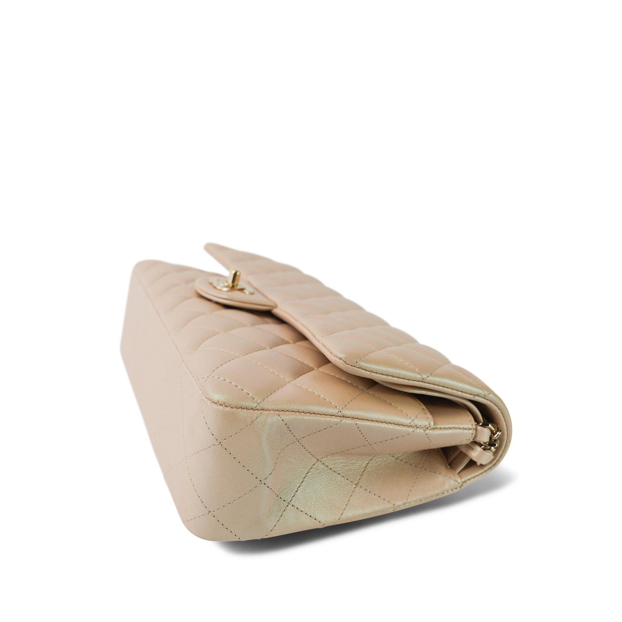 21S Pearly Beige Lambskin Quilted Classic Flap Medium Light Gold