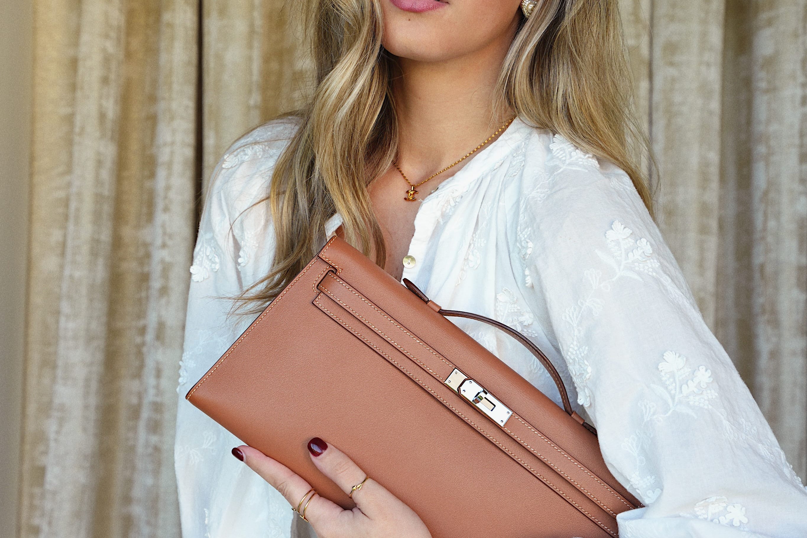 Product image 6 of 17: Kelly Cut Clutch Gold Swift Palladium Plated K Square Stamp