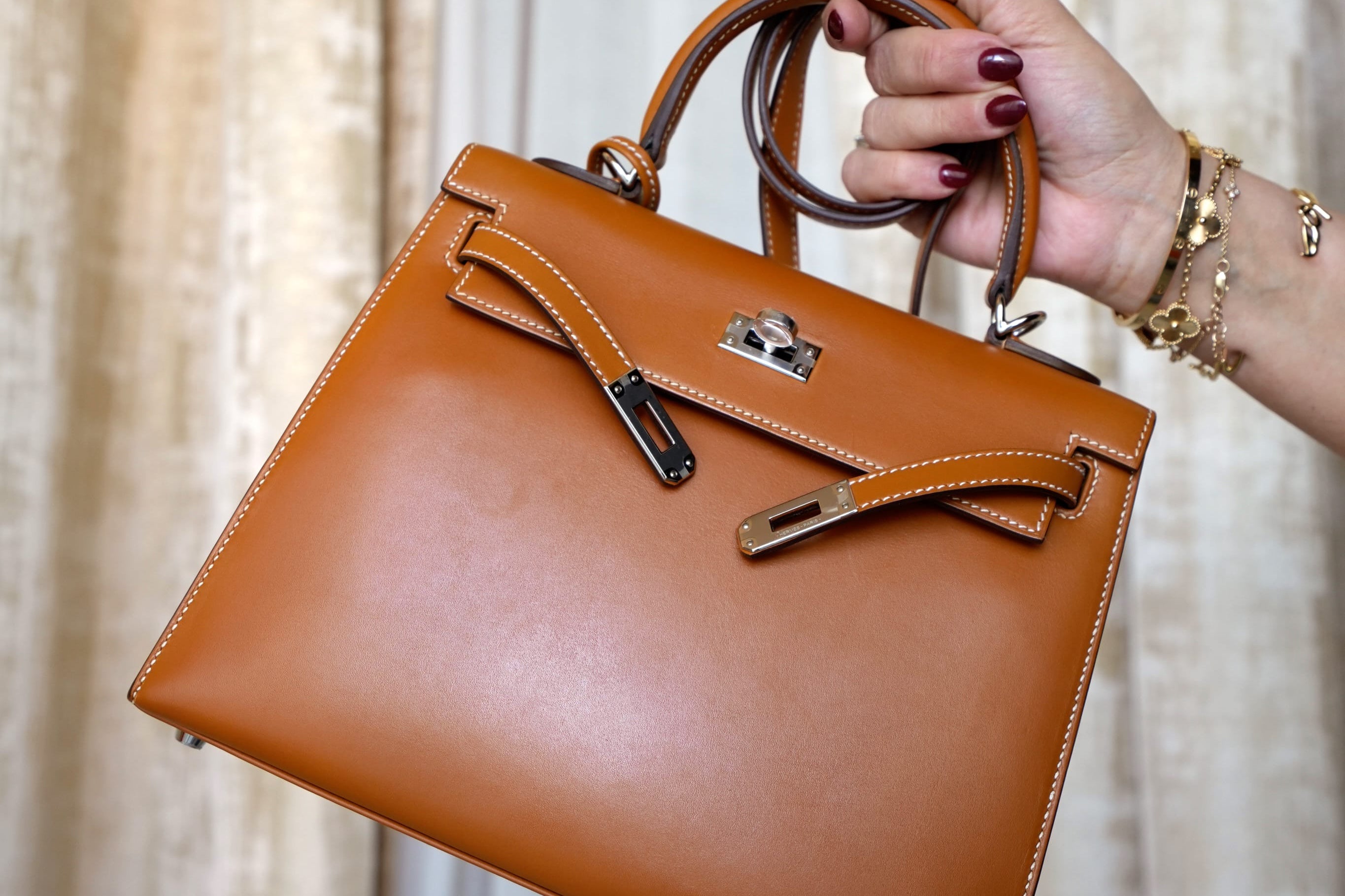 Product image 10 of 19: Kelly 25 Toffee Butler Palladium Plated B Stamp
