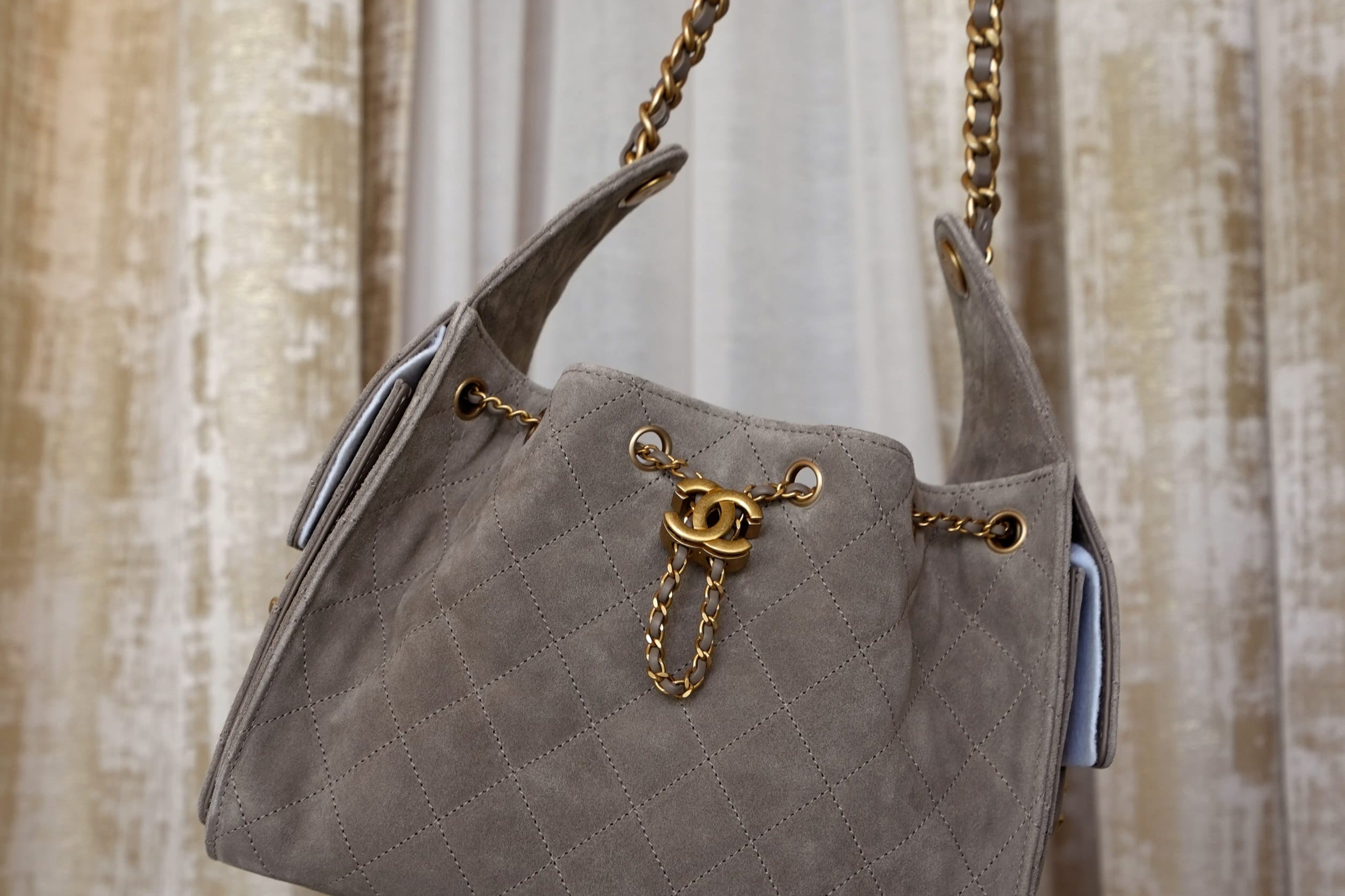 Product image 10 of 14: 25K Dark Grey Suede Quilted 25 Hobo Bag Small AGHW