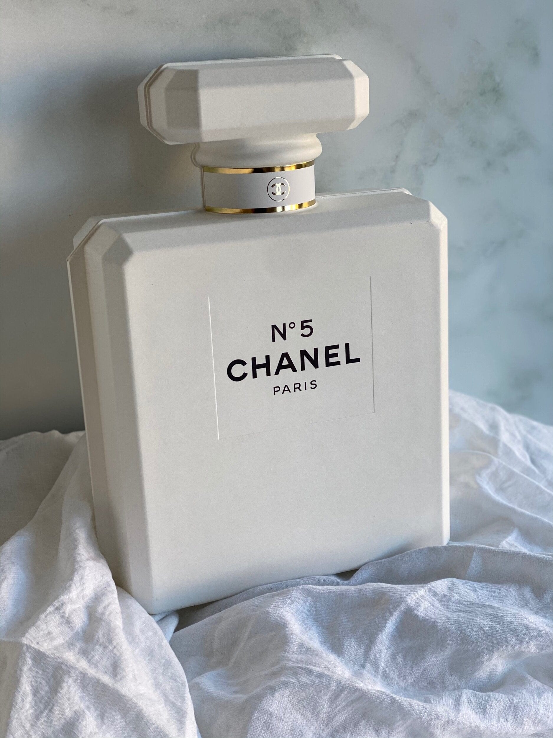 シャネル CHANEL アドベントカレンダー No.5 箱&本体&ショッパー 写真2/9｜「シャネル N°5」のアドベントカレンダー、人気香水＆リップ