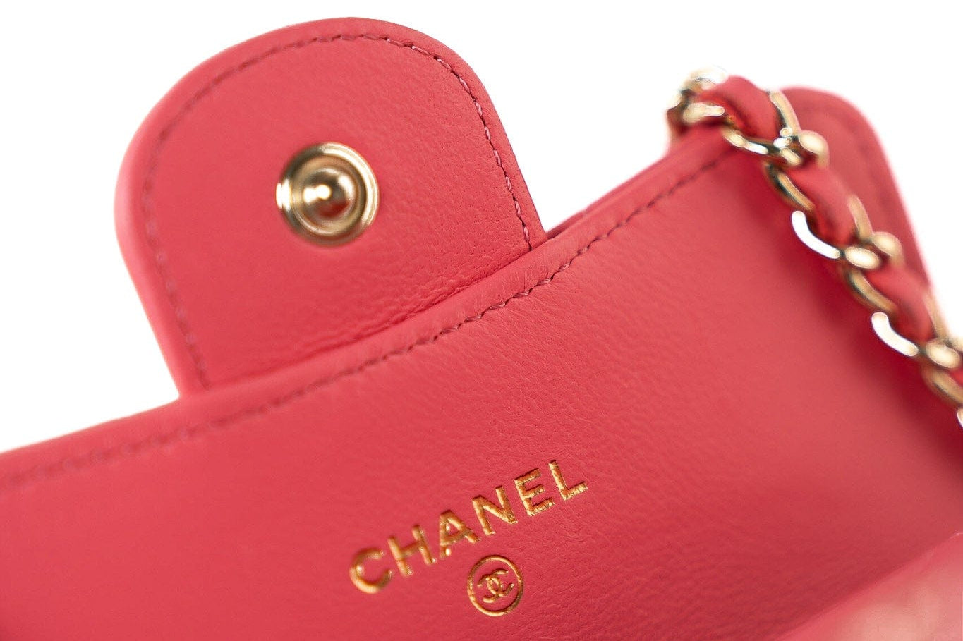 CHANEL Belt Bag 21C Coral/Pink Lambskin Quilted O Belt Bag Light Gold Hardware - Redeluxe