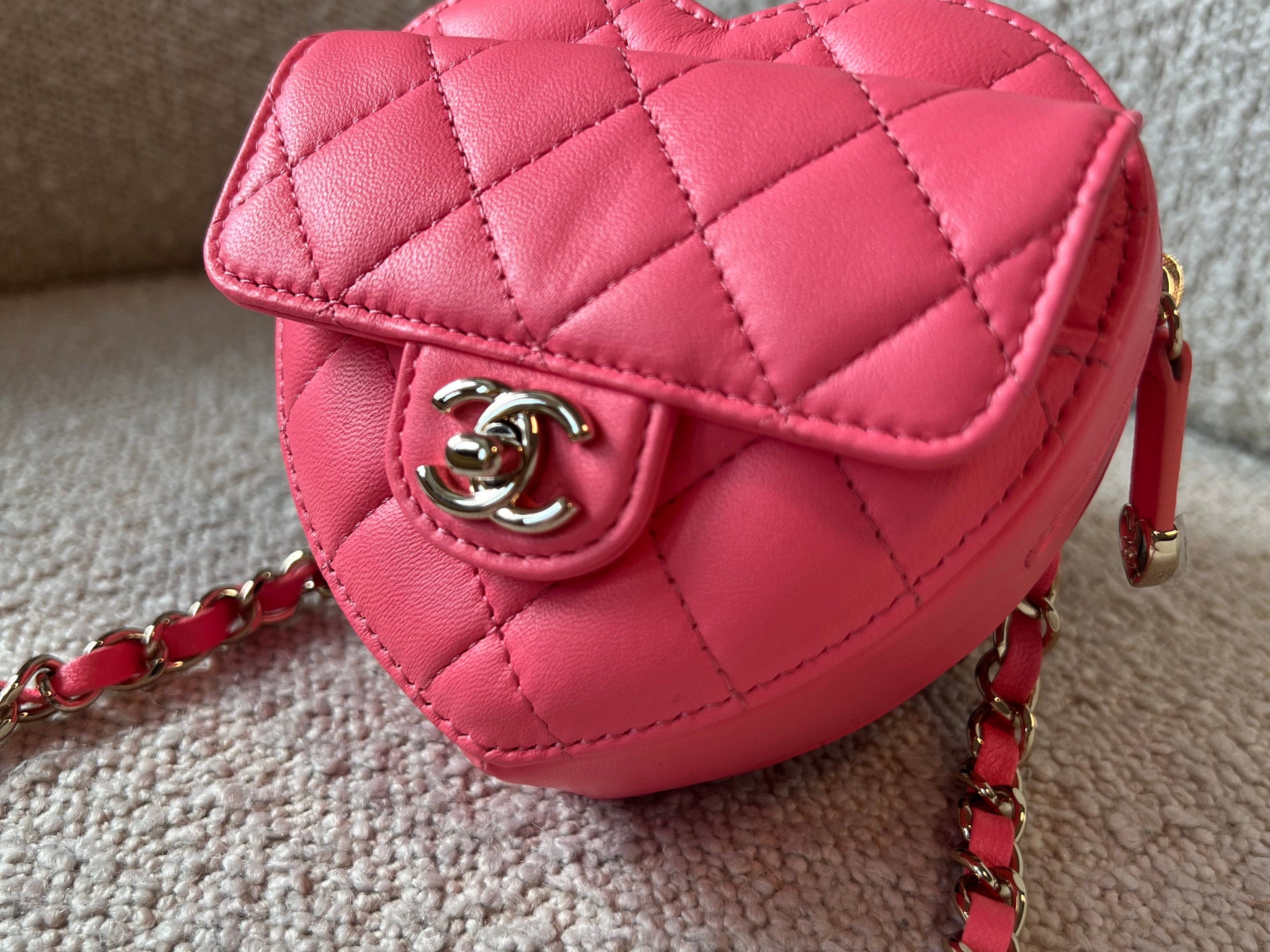 CHANEL Belt Bag 22S CC In Love Heart Zipped Pink Lambskin Quilted Belt Bag LGHW - Redeluxe