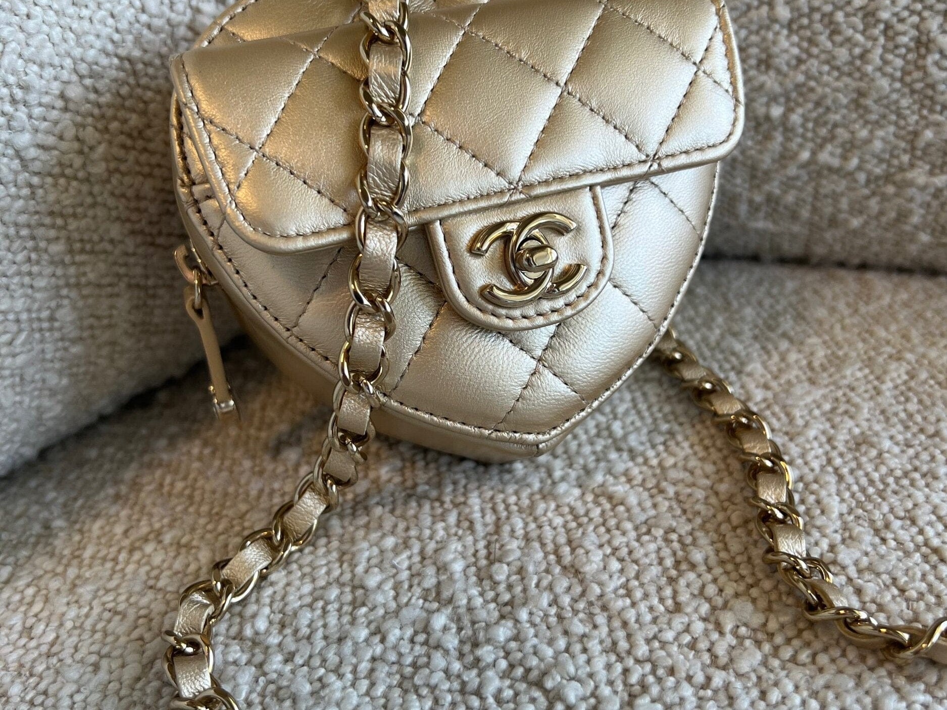 CHANEL Belt Bag 22S CC In Love Metallic Gold Lambskin Heart Zipped Belt Bag LGHW - Redeluxe