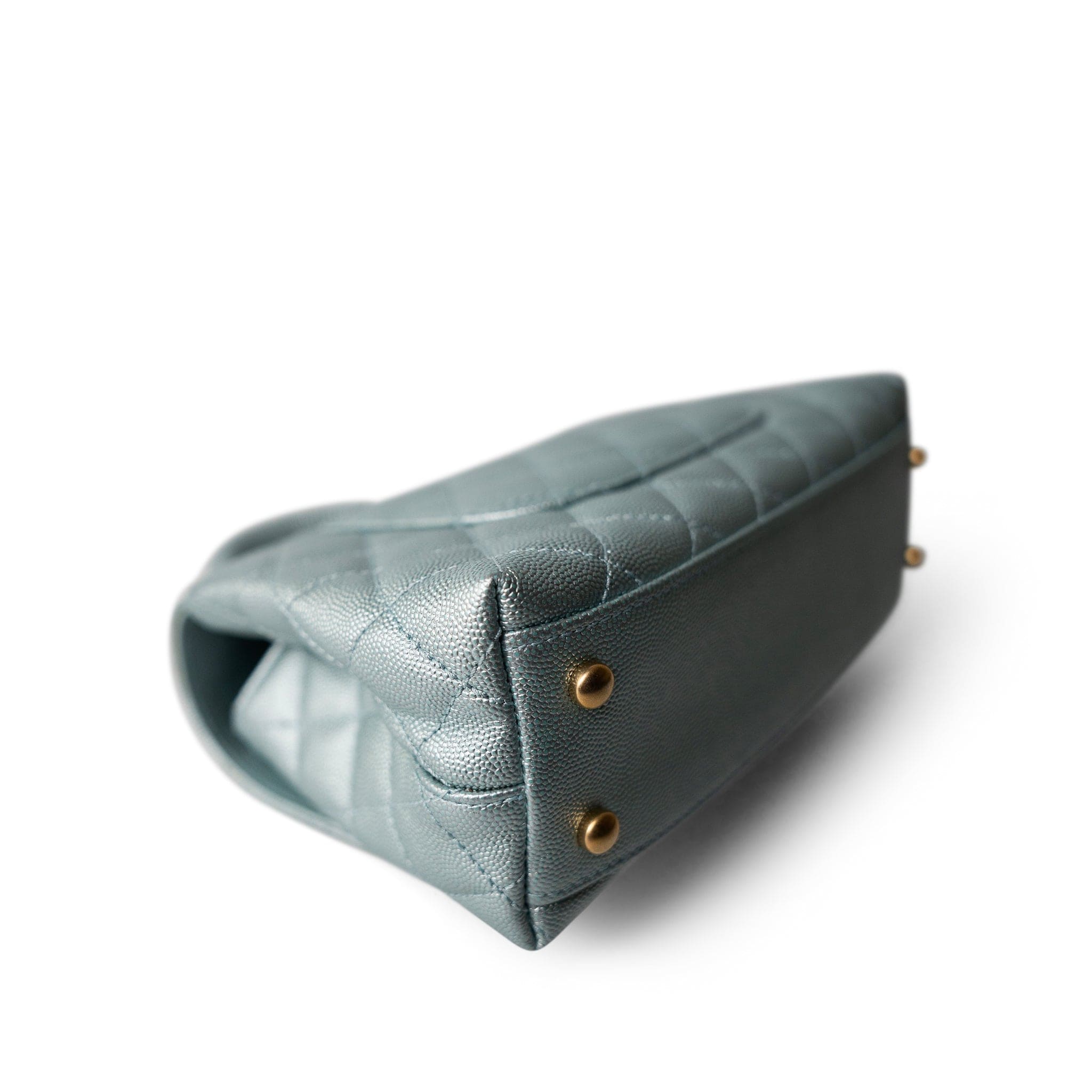 CHANEL Blue 22P Iridescent Light Blue Caviar Quilted Coco Handle Small Aged Gold Hardware - Redeluxe