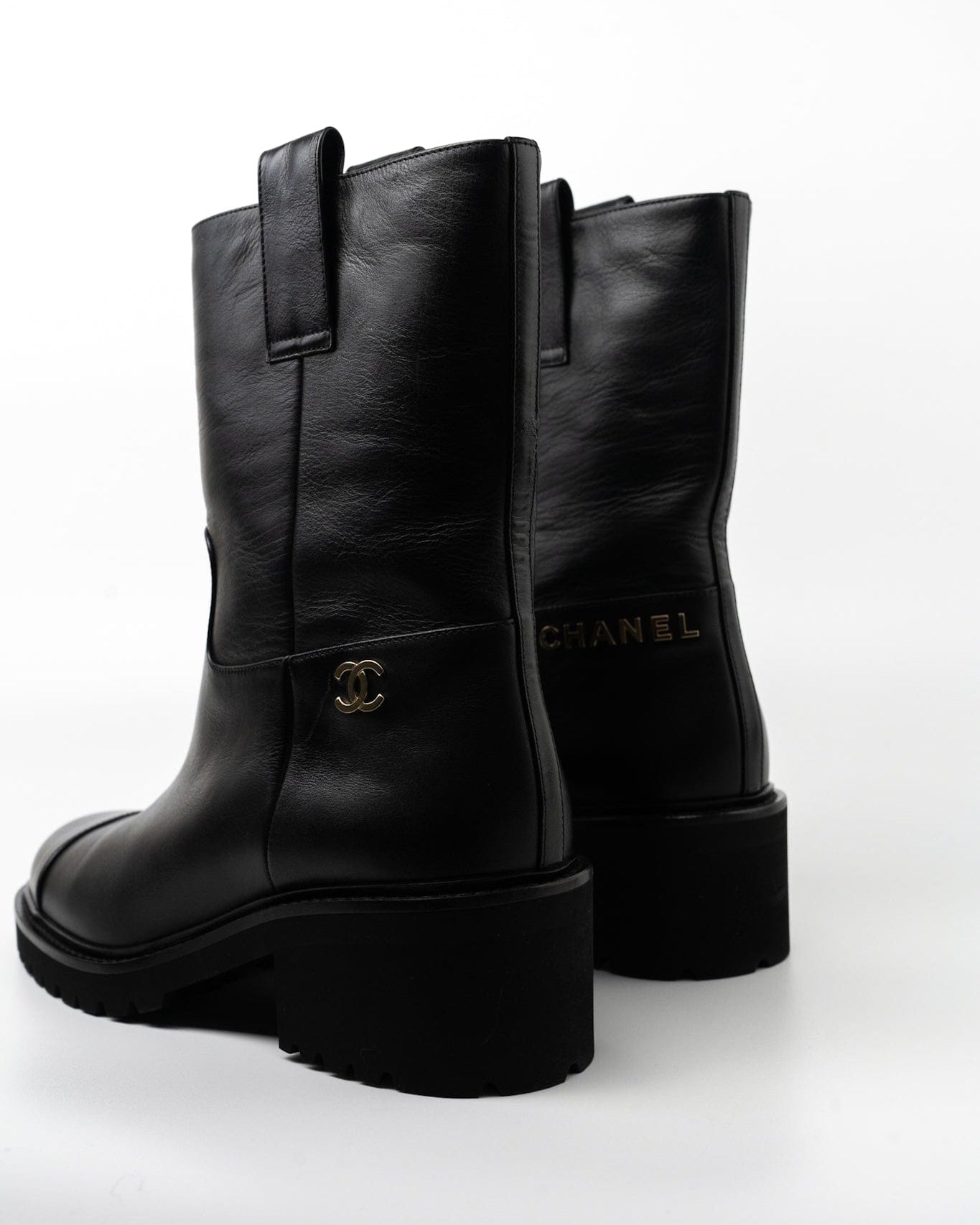 CHANEL Boots 38.5 20A Leather CC Signature Cap Toe Ankle Midcalf Short Boots Booties - Redeluxe