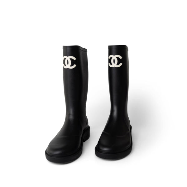【M】CHANELブーツ 22A Black Caoutchouk CC High Boots 38 / 8 US – REDELUXE