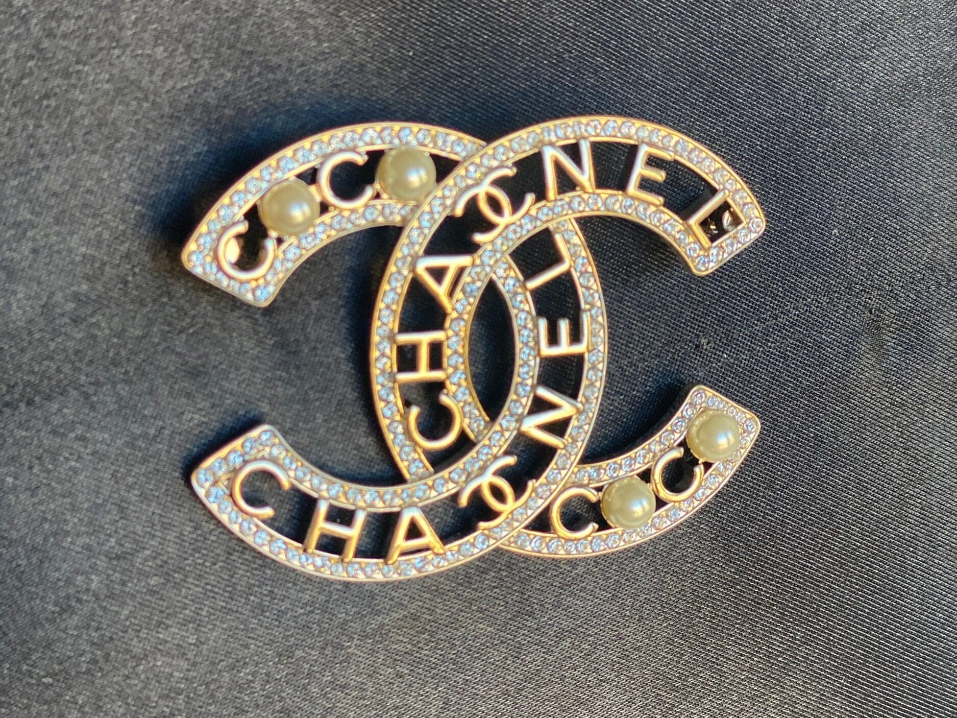 CHANEL Brooch Gold Chanel CC Brooch Pearly and Crystal - Redeluxe
