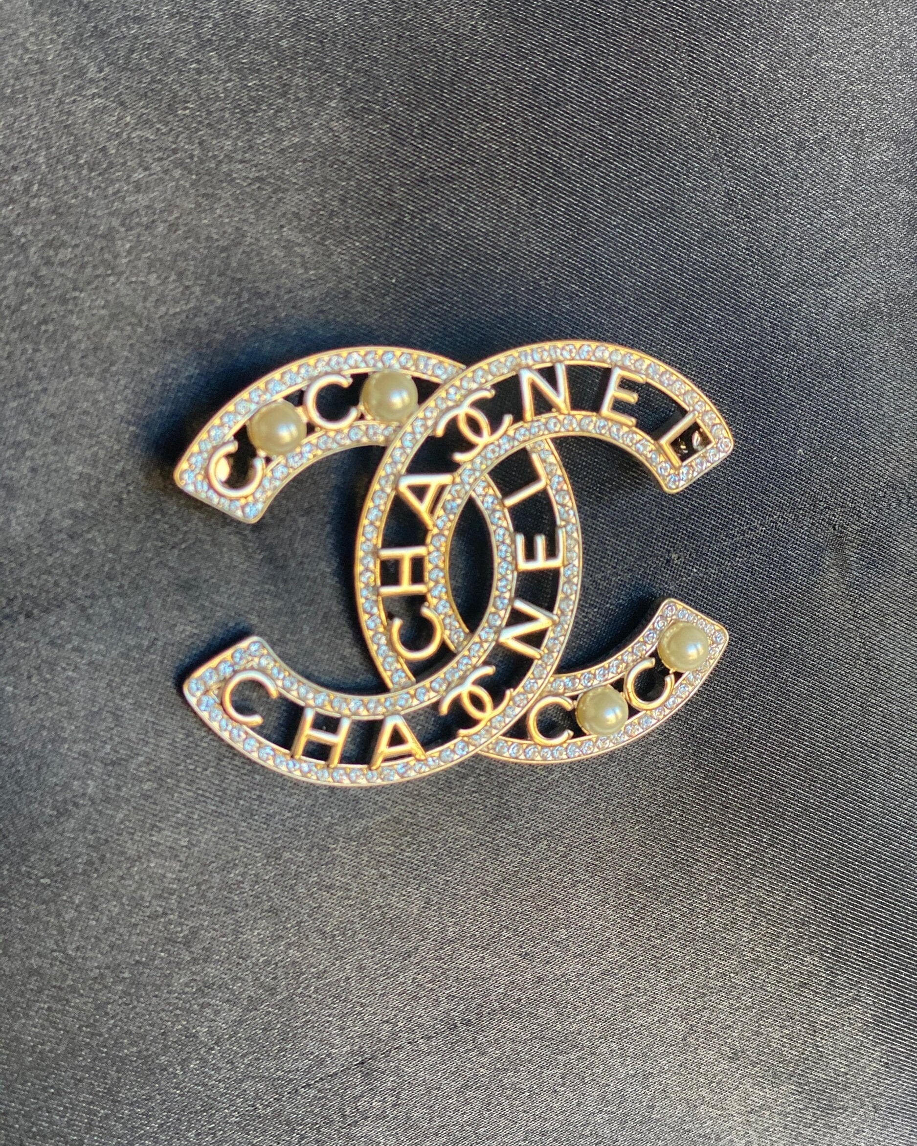 CHANEL Brooch Gold Chanel CC Brooch Pearly and Crystal - Redeluxe