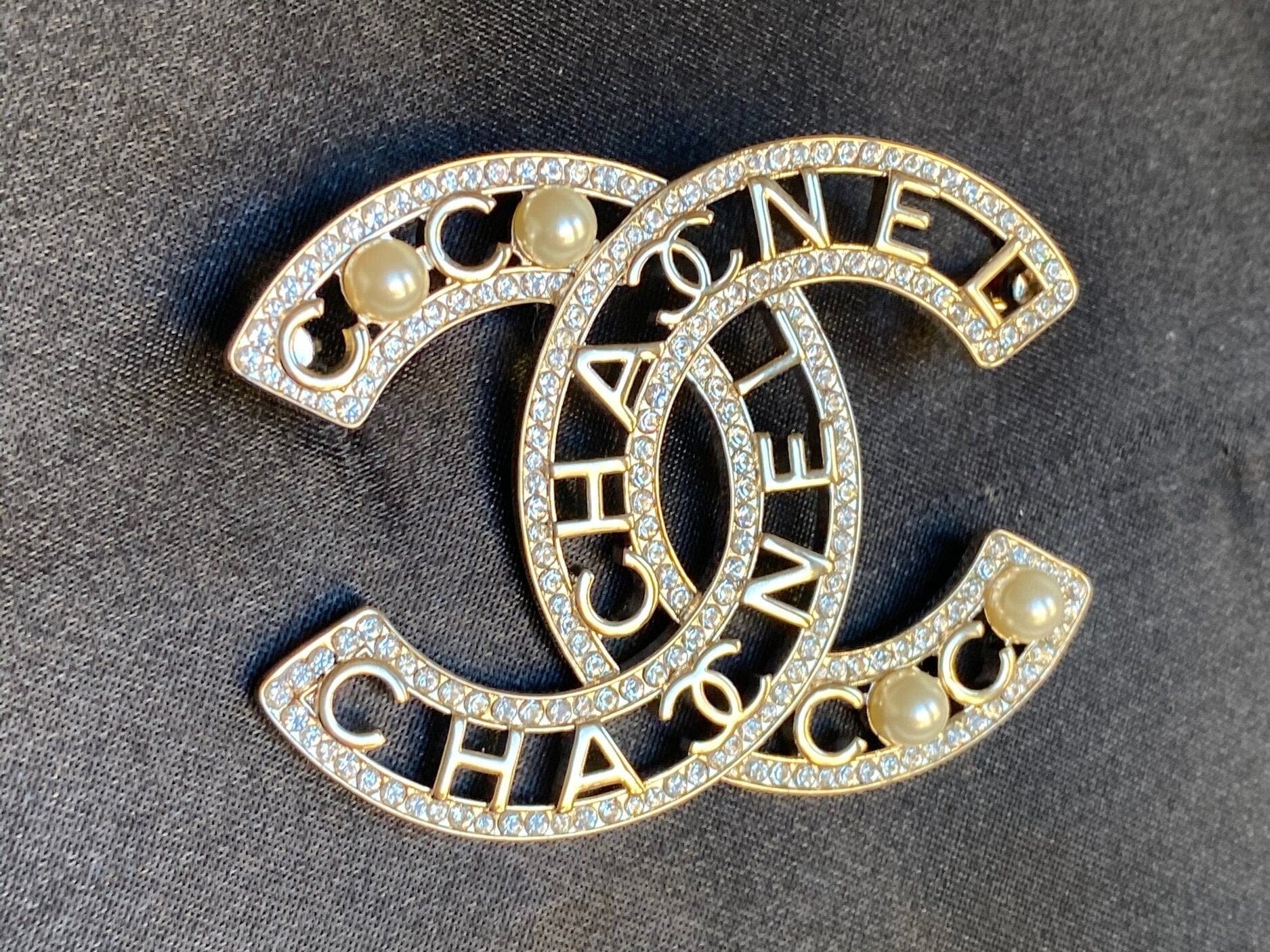 CHANEL Brooch Gold Chanel CC Brooch Pearly and Crystal - Redeluxe