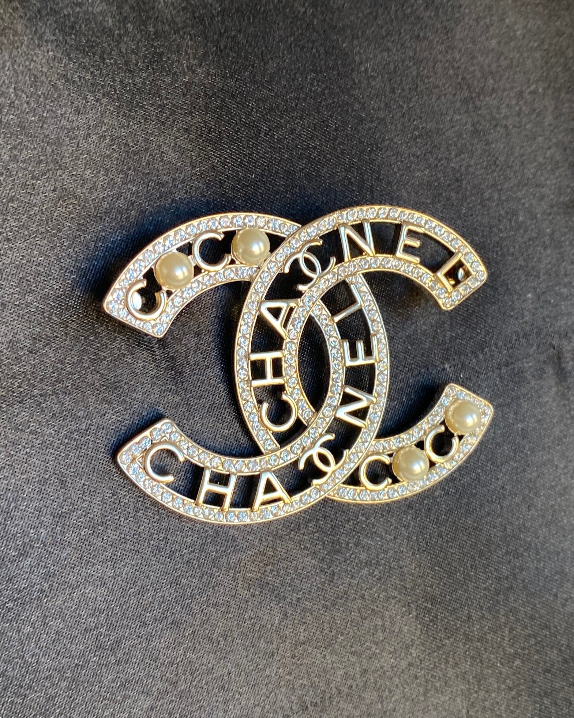 CHANEL Brooch Gold Chanel CC Brooch Pearly and Crystal - Redeluxe