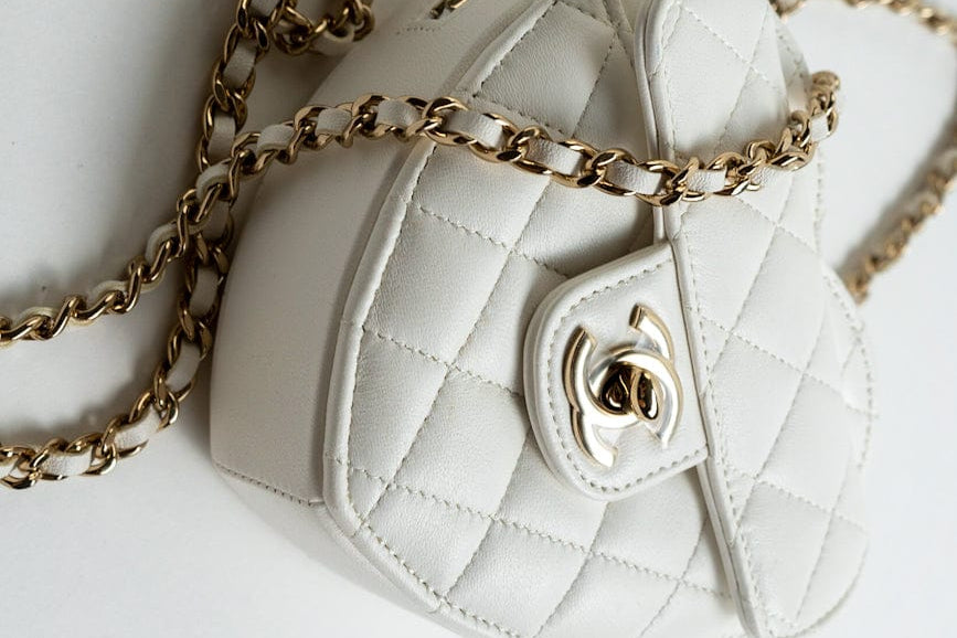 CHANEL Clutch 22S CC In Love White Lambskin Quilted Small (clutch with chain) Heart Bag LGHW - Redeluxe