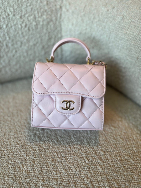 chanel-cosmetic-cases-22p-