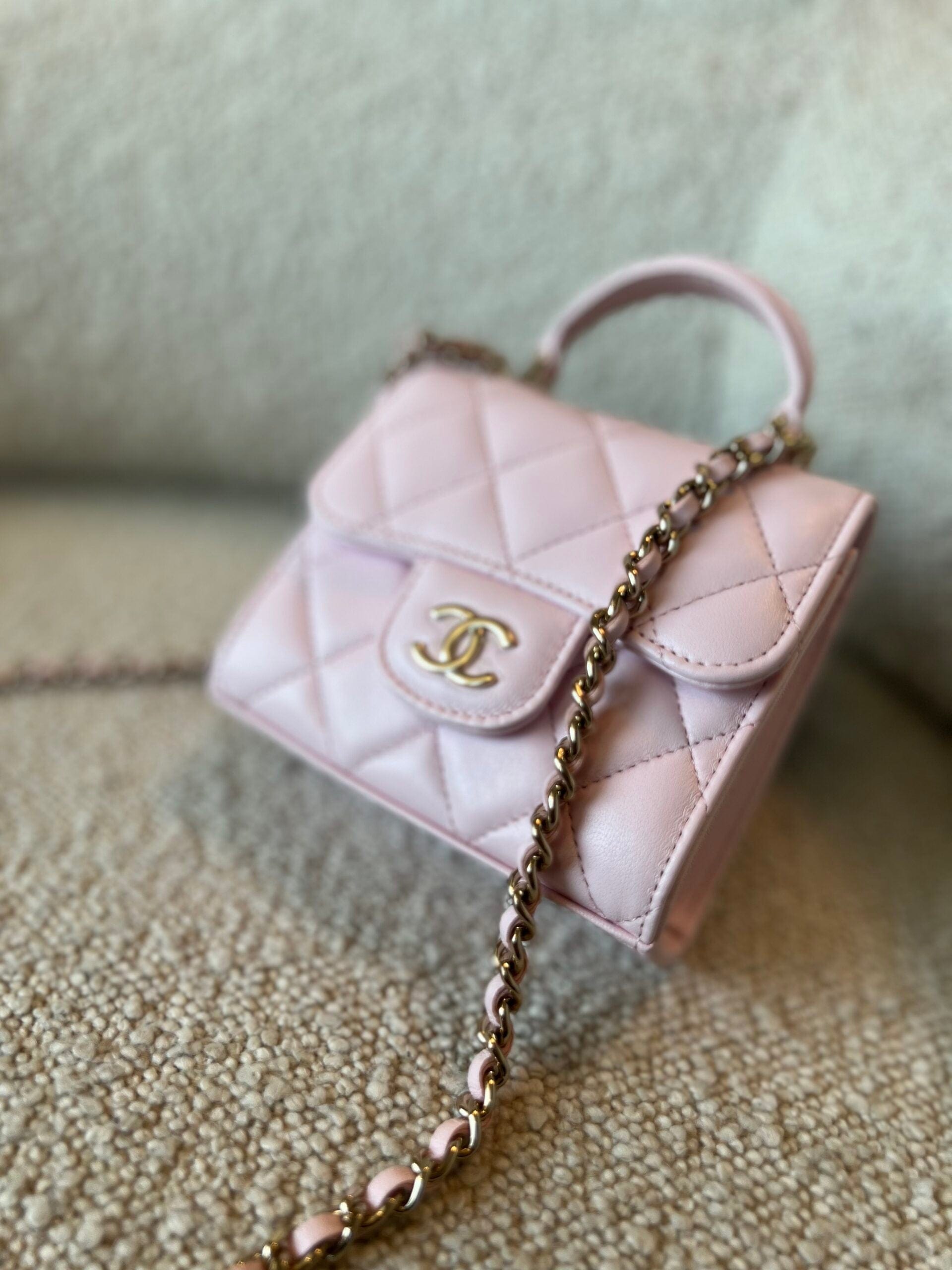 22P Light Pink Lambskin Quilted Micro Vanity w/ Top Handle – REDELUXE