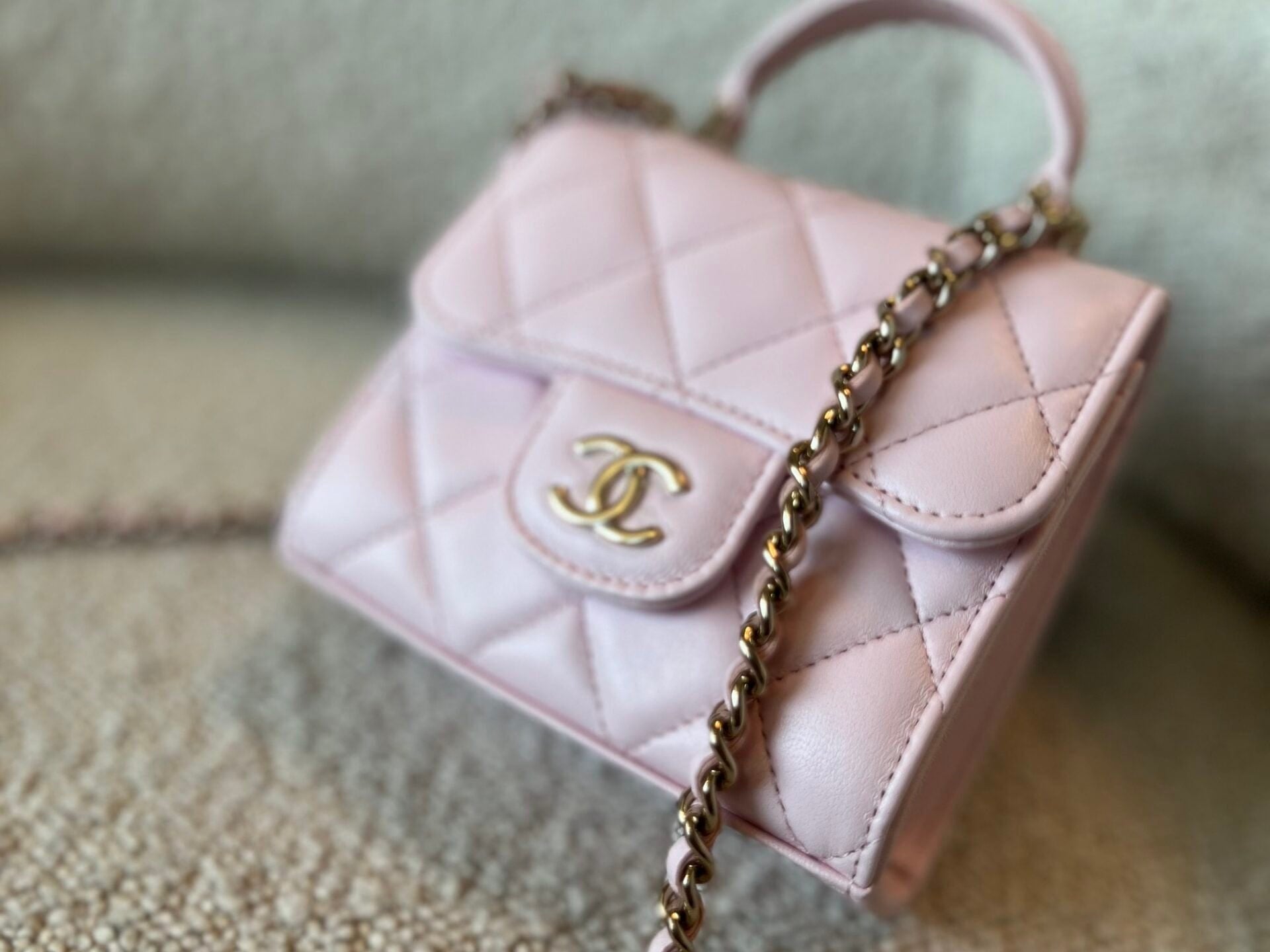 CHANEL Cosmetic Cases 22P Light Pink Lambskin Quilted Micro Vanity w/ Top Handle - Redeluxe