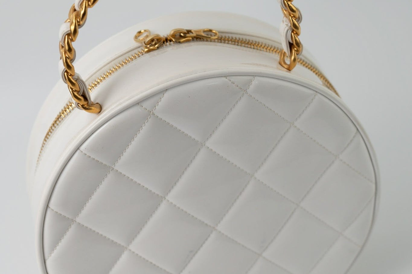 CHANEL Cosmetic Cases Vintage White Patent Leather Round Vanity Bag Gold Hardware - Redeluxe