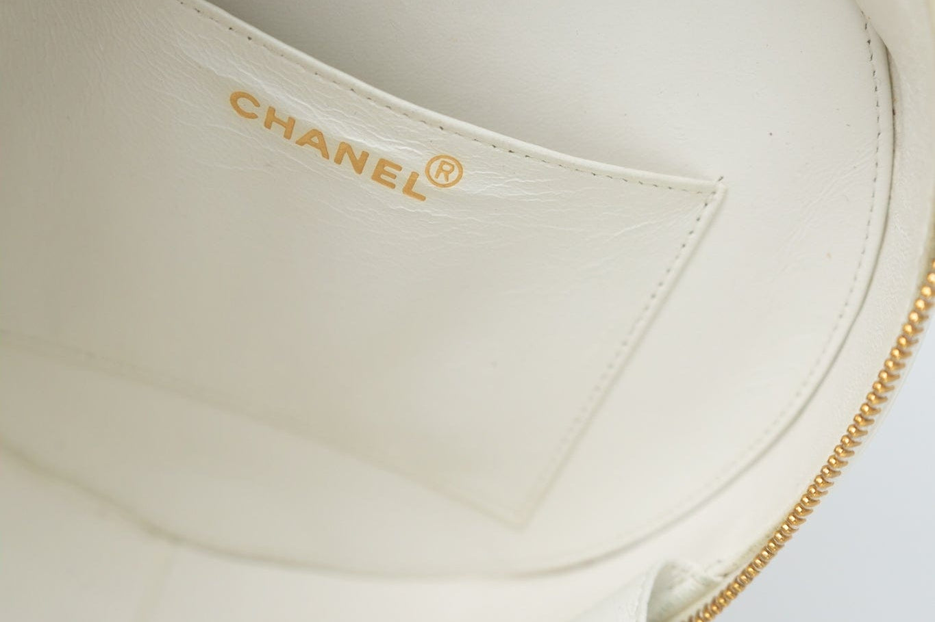 CHANEL Cosmetic Cases Vintage White Patent Leather Round Vanity Bag Gold Hardware - Redeluxe