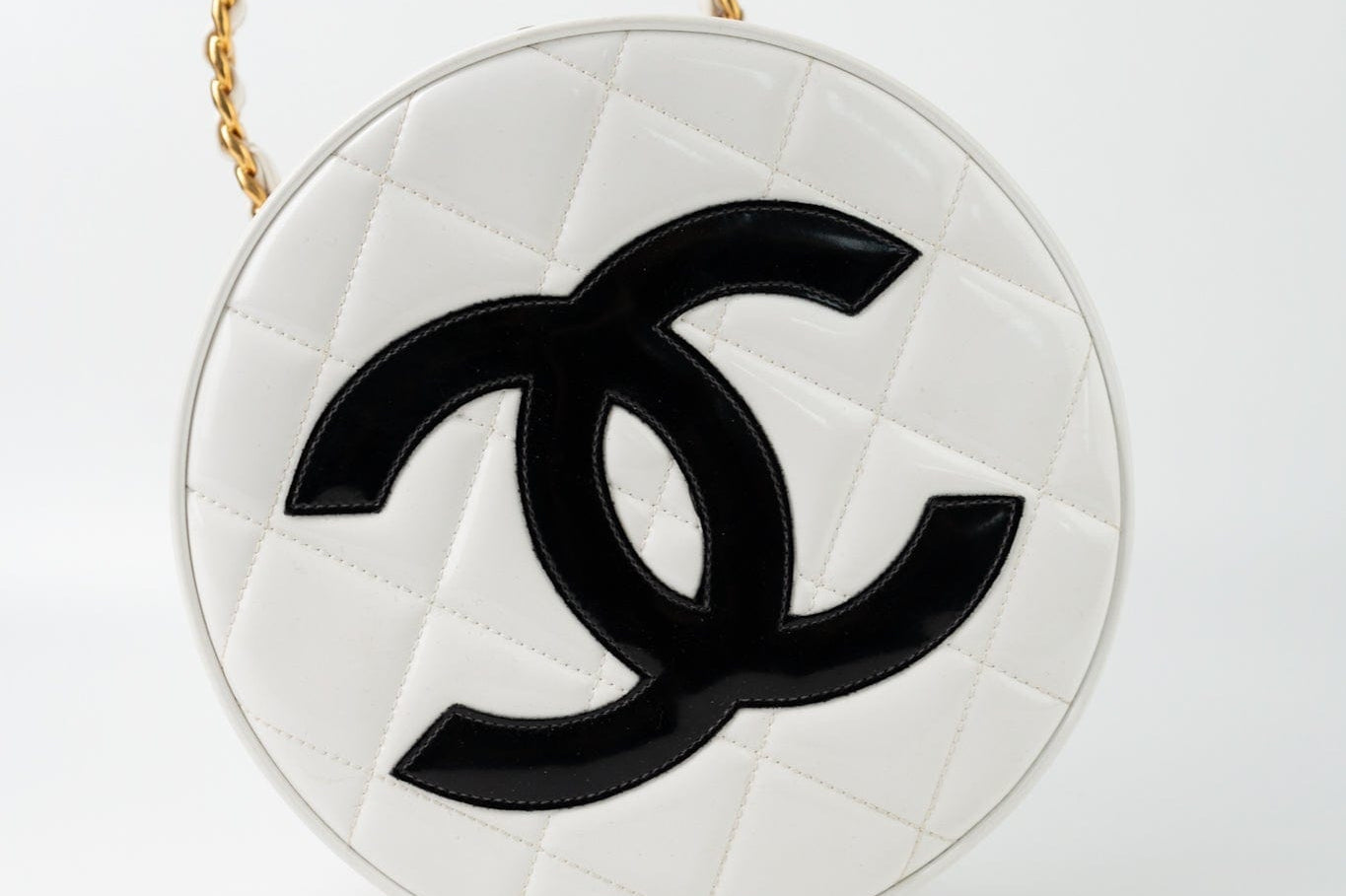 CHANEL Cosmetic Cases Vintage White Patent Leather Round Vanity Bag Gold Hardware - Redeluxe