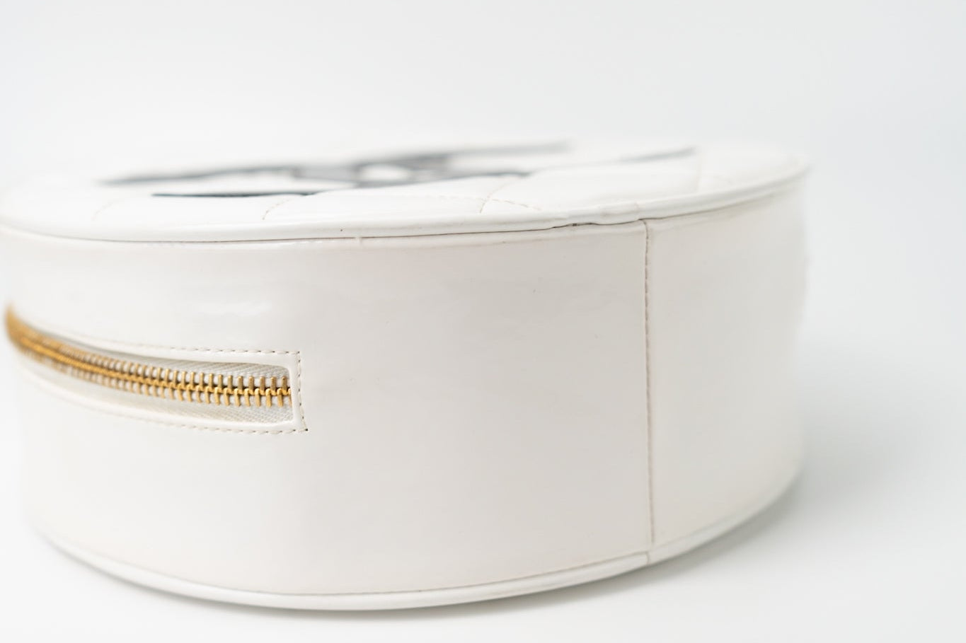CHANEL Cosmetic Cases Vintage White Patent Leather Round Vanity Bag Gold Hardware - Redeluxe