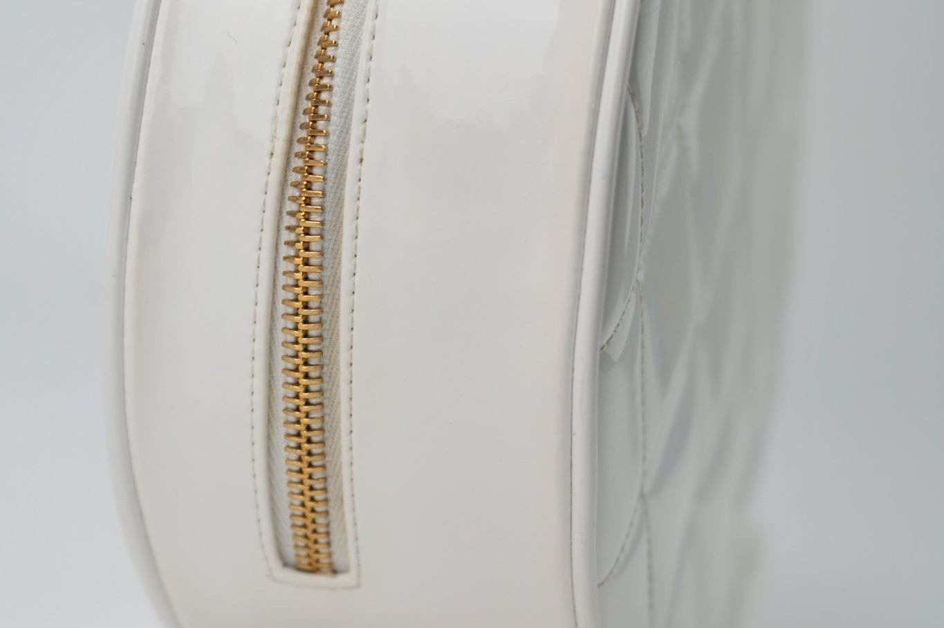 CHANEL Cosmetic Cases Vintage White Patent Leather Round Vanity Bag Gold Hardware - Redeluxe