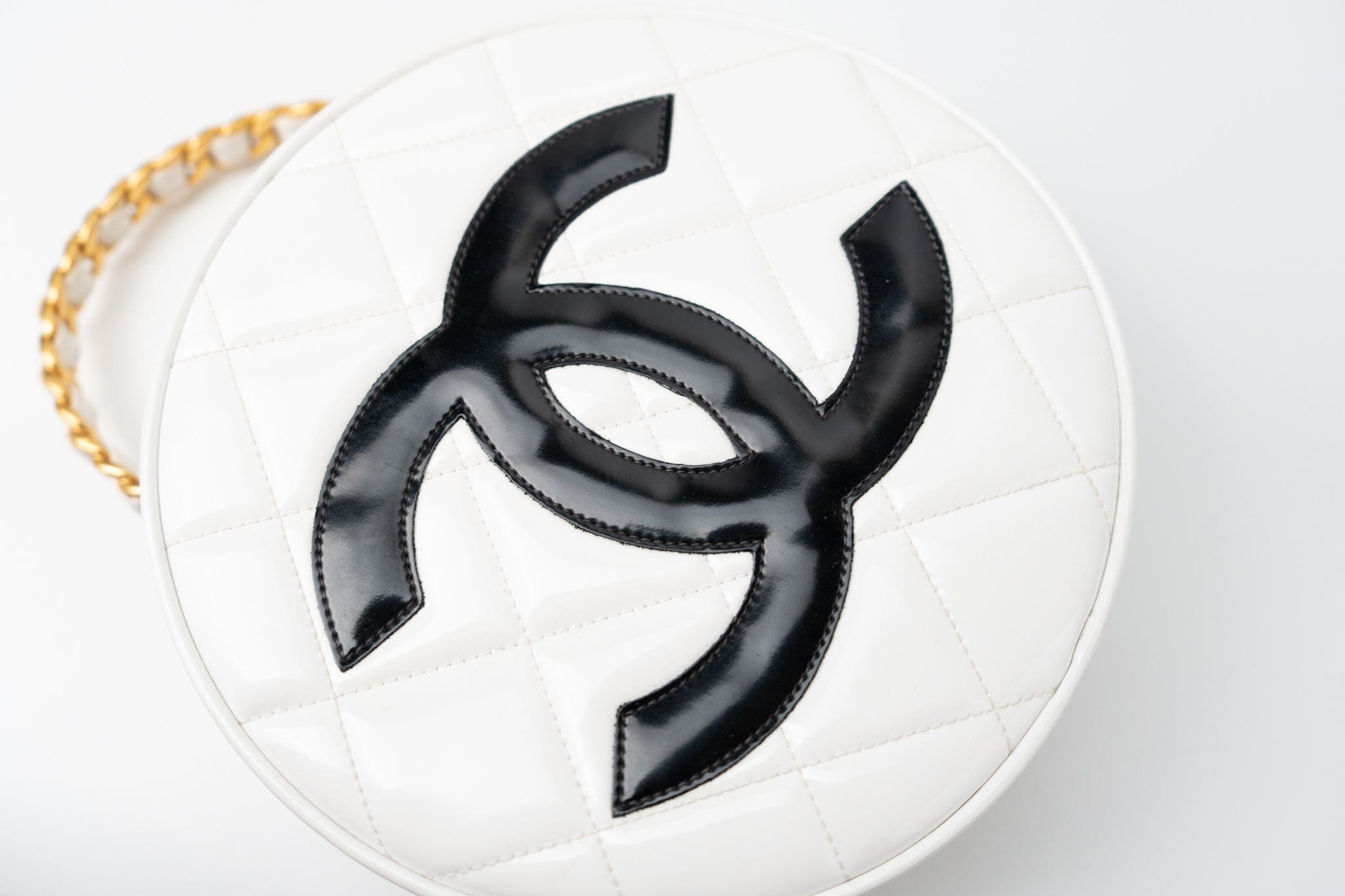 CHANEL Cosmetic Cases Vintage White Patent Leather Round Vanity Bag Gold Hardware - Redeluxe