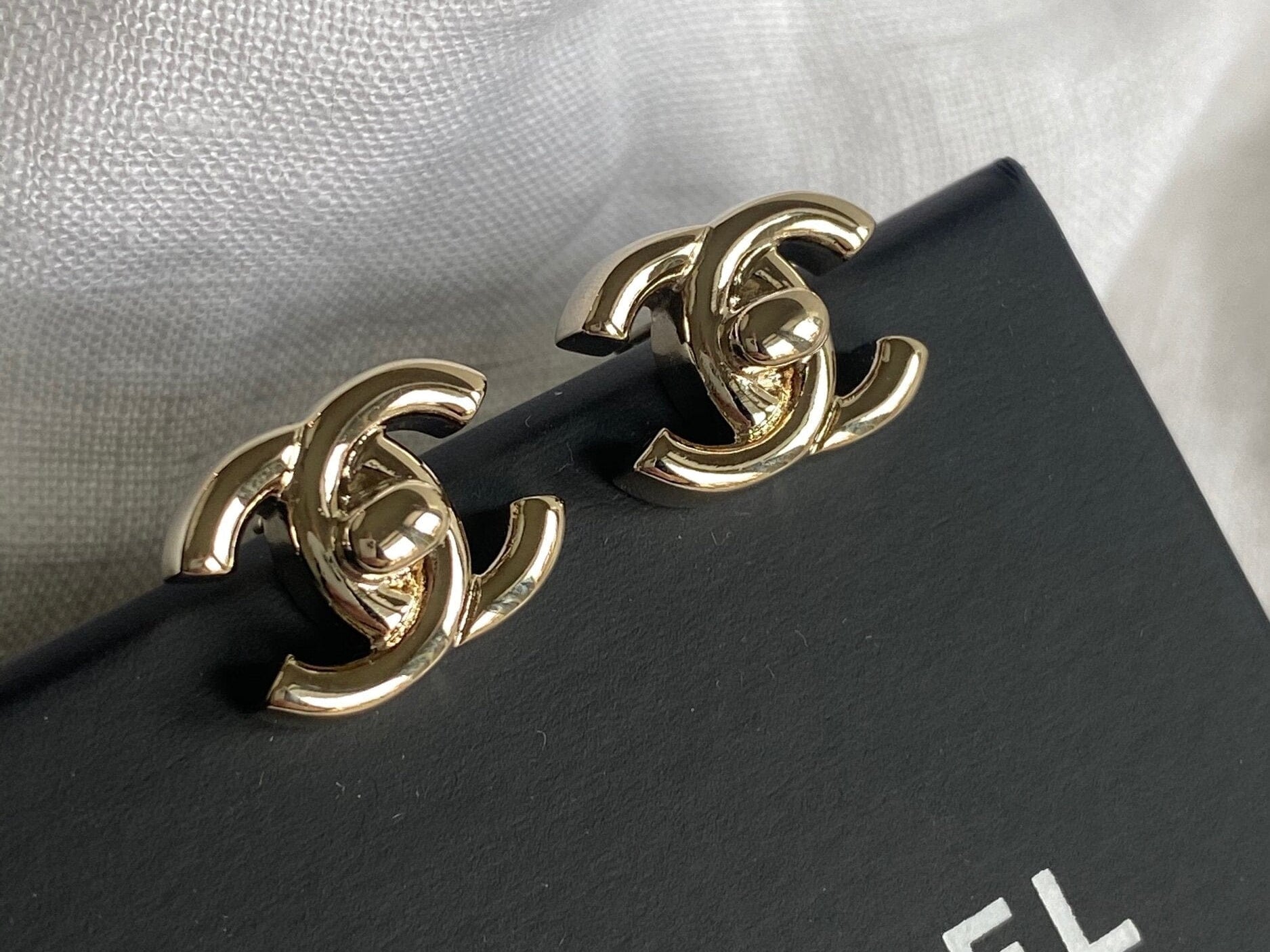 CHANEL Earrings Chanel CC Turnlock Earrings Light Gold - Redeluxe