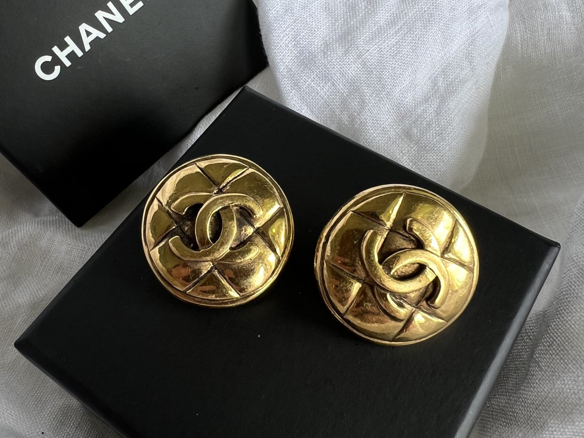 CHANEL Earrings Chanel Vintage CC Quilted Clip On Gold Tone Earrings - Redeluxe