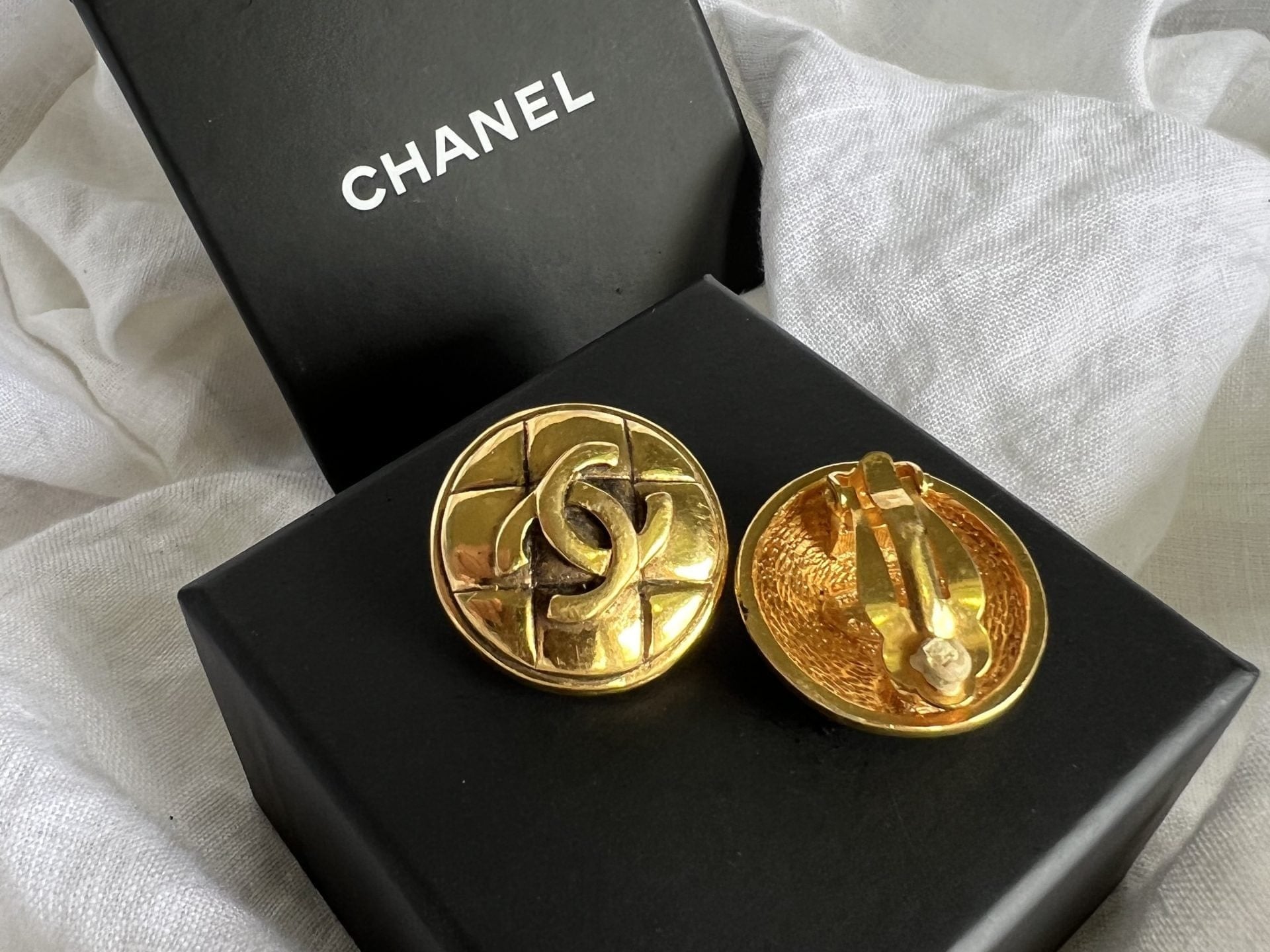 CHANEL Earrings Chanel Vintage CC Quilted Clip On Gold Tone Earrings - Redeluxe