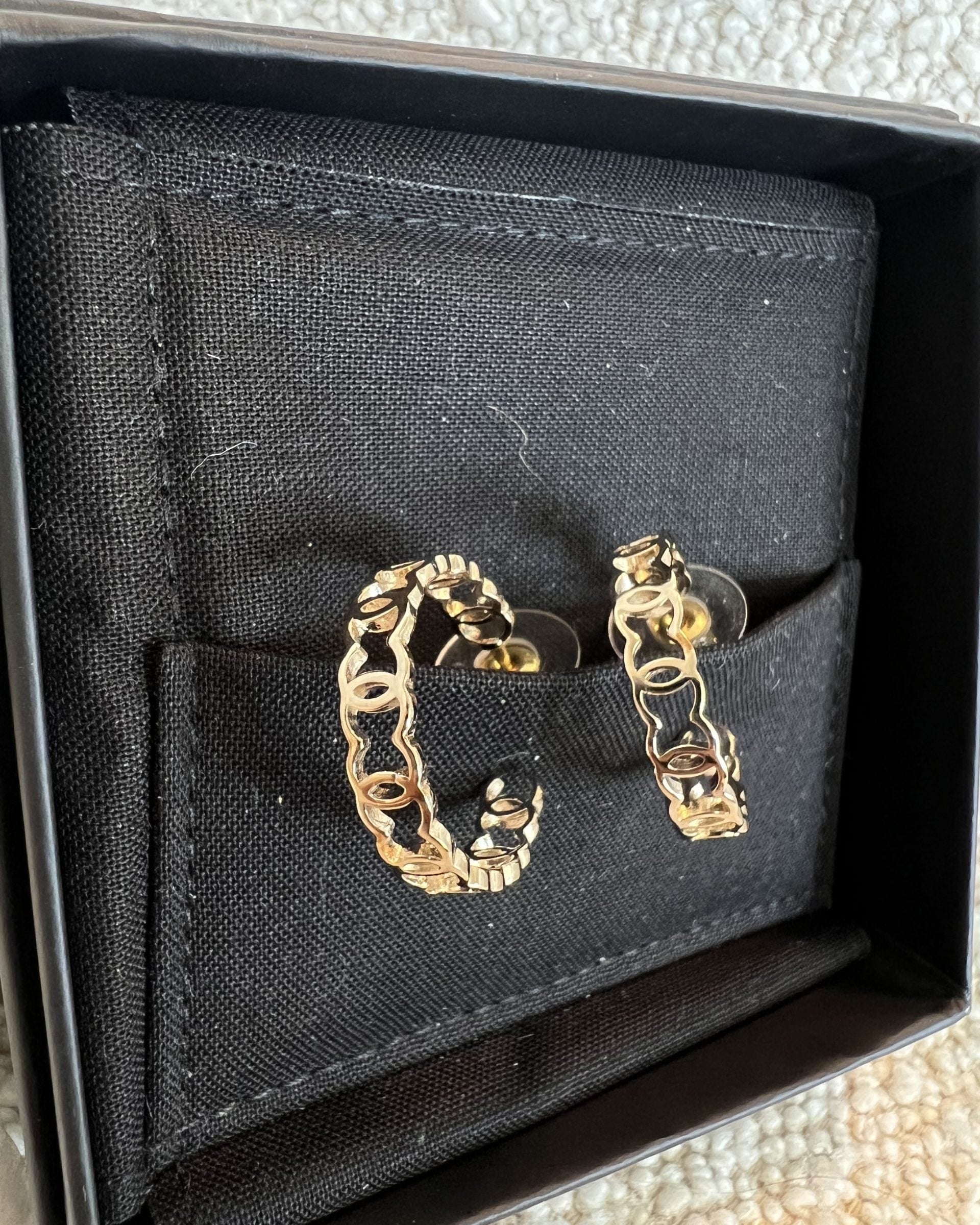 CHANEL Earrings Gold 21A CC Dangle Hoops Earrings Gold - Redeluxe