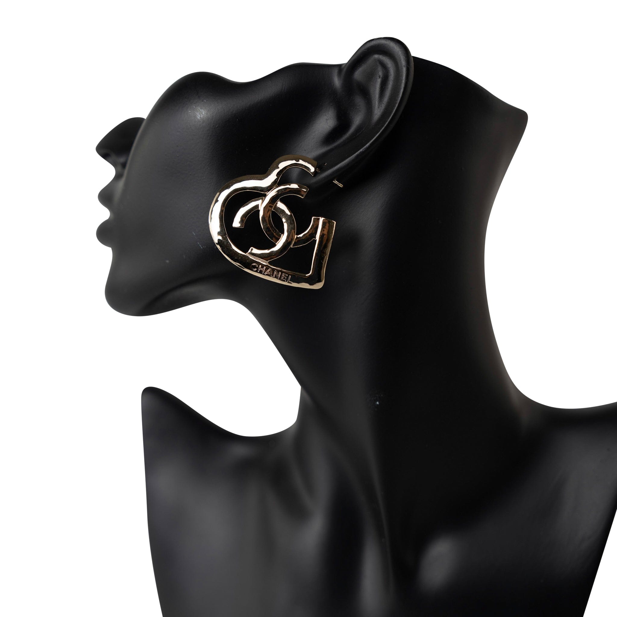 CHANEL Earrings Gold 22P CC Heart Earrings Light Gold - Redeluxe