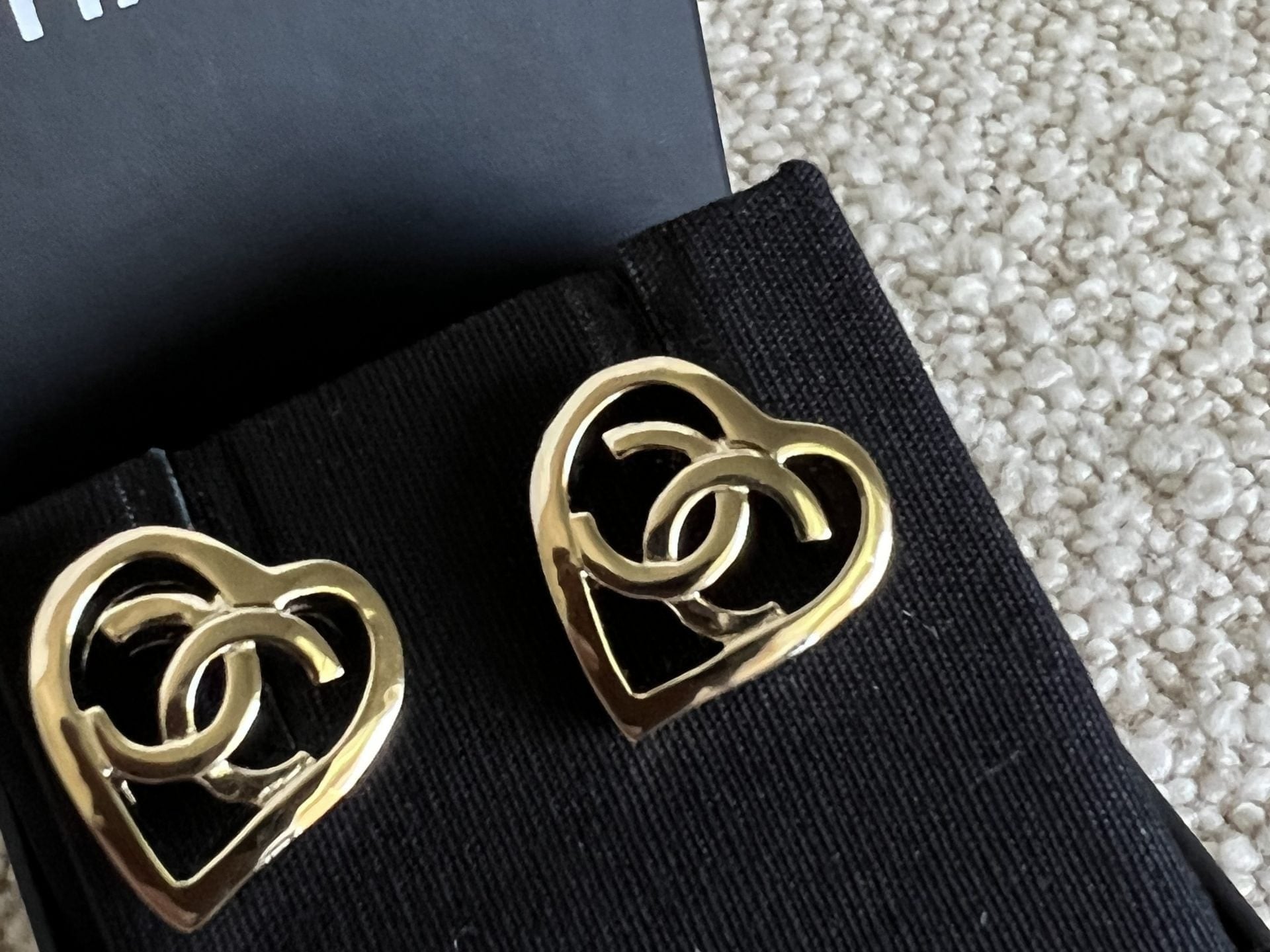 CHANEL Earrings Gold 22P Chanel CC Heart Small Earrings Light Gold - Redeluxe