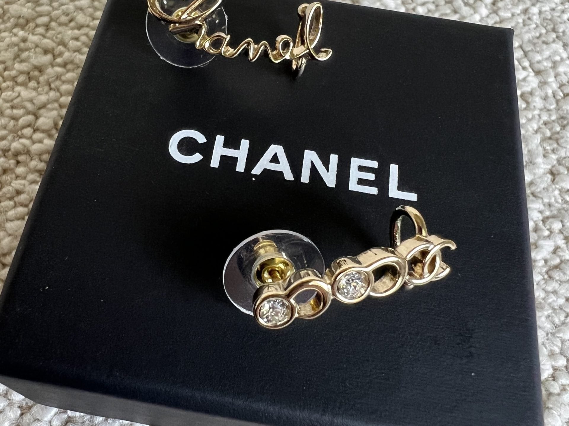CHANEL Earrings Gold Chanel and Crystal Earrings Light Gold - Redeluxe