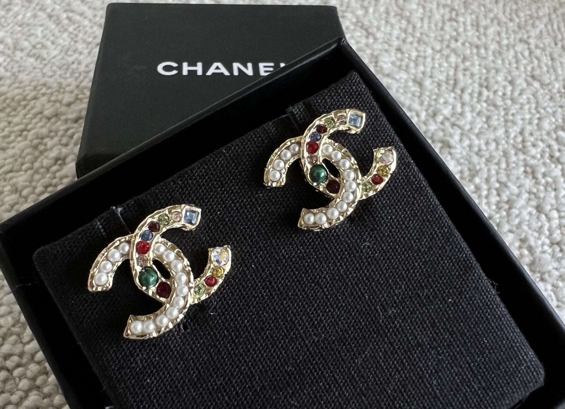 CHANEL Earrings Gold Chanel CC Multicolor/Pearly Earrings - Redeluxe