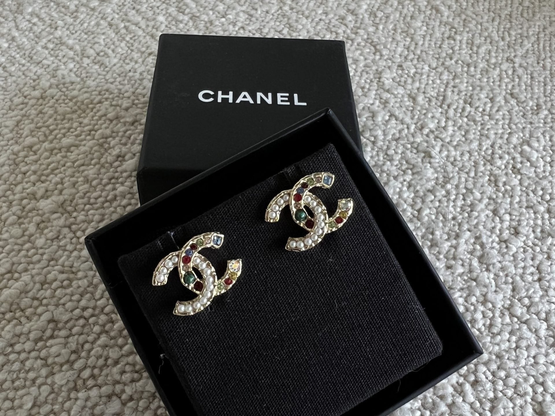 CHANEL Earrings Gold Chanel CC Multicolor/Pearly Earrings - Redeluxe