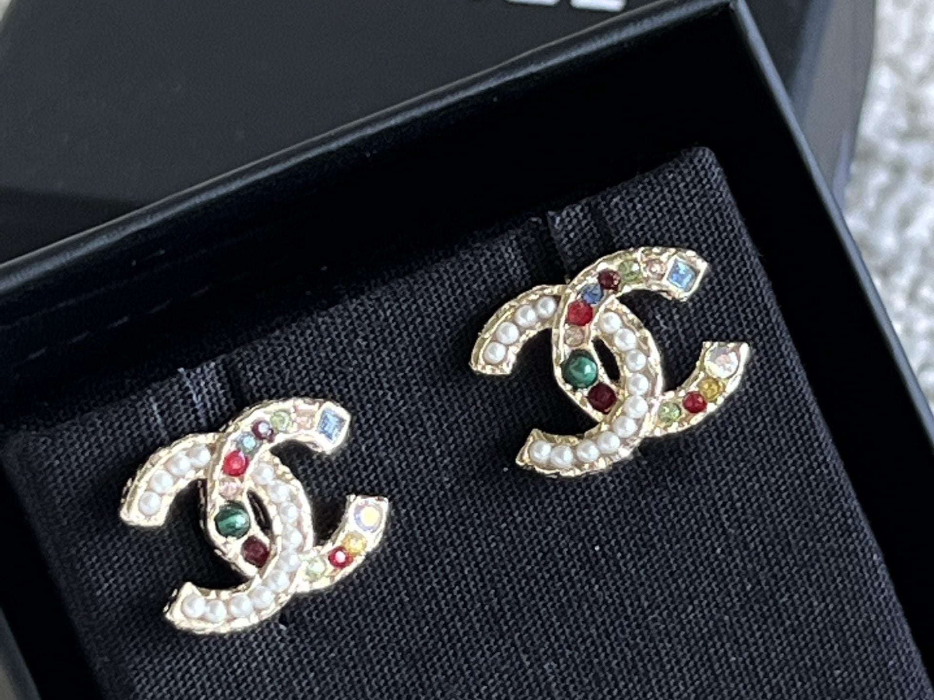 CHANEL Earrings Gold Chanel CC Multicolor/Pearly Earrings - Redeluxe
