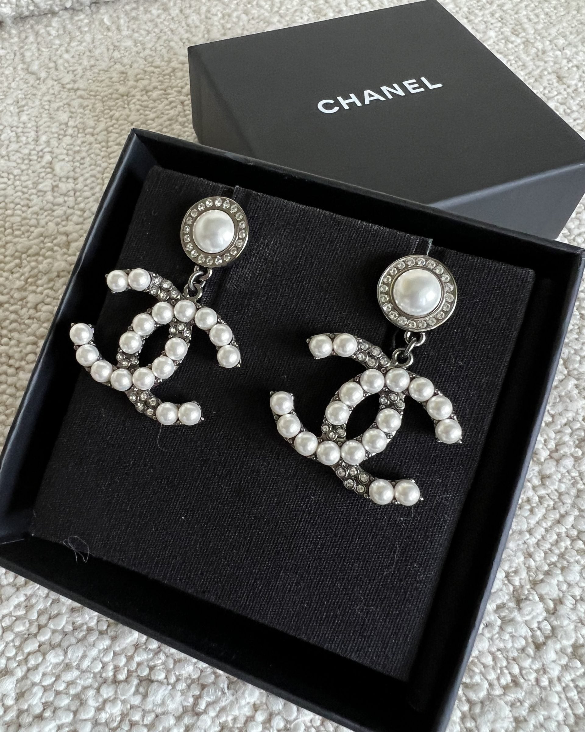 CHANEL Earrings White Chanel Dangle Earrings - Ruthenium - Redeluxe
