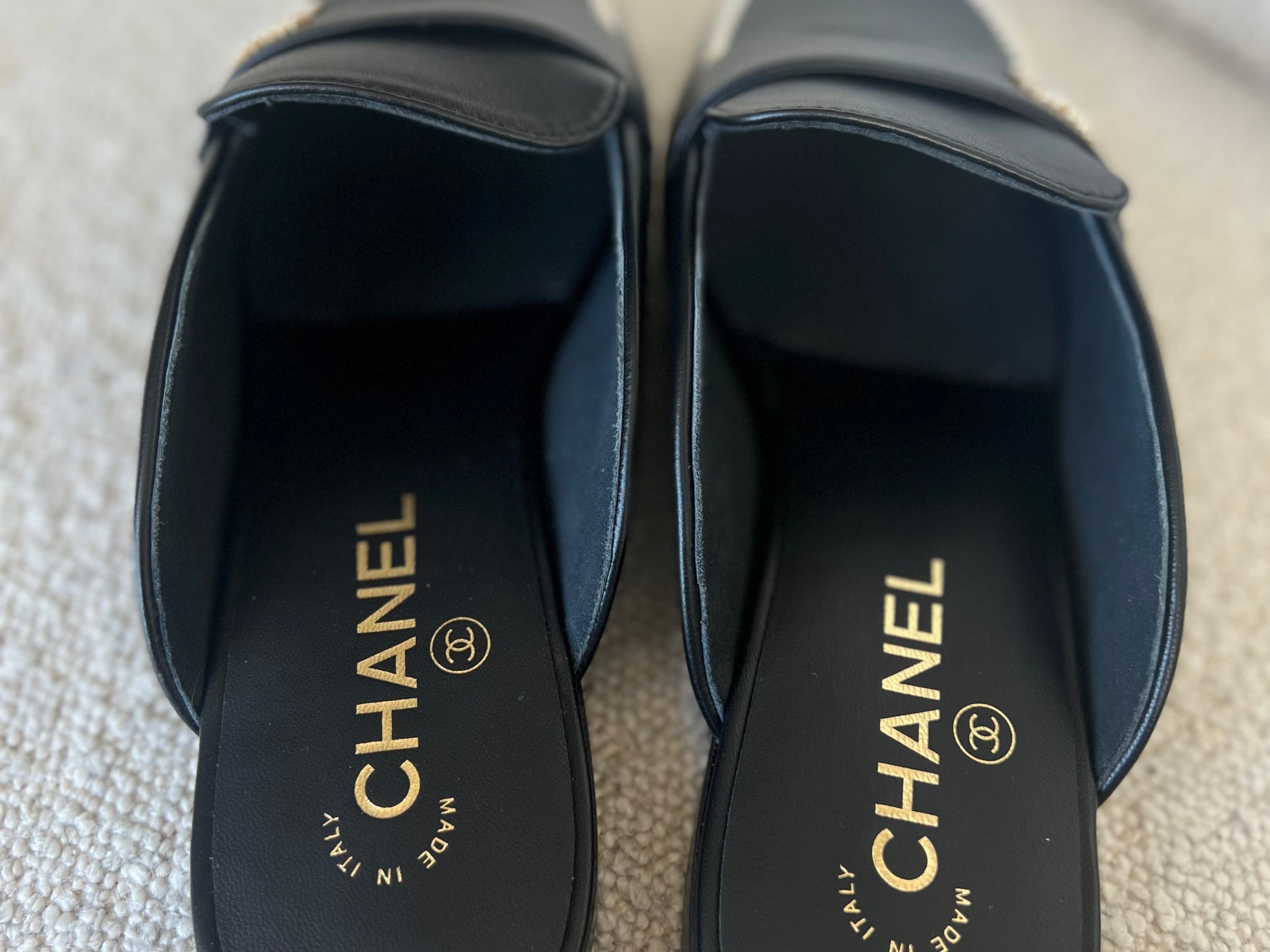 CHANEL Flats Chanel Black Leather CC Pearl Embellished Flat Loafers 40 - Redeluxe