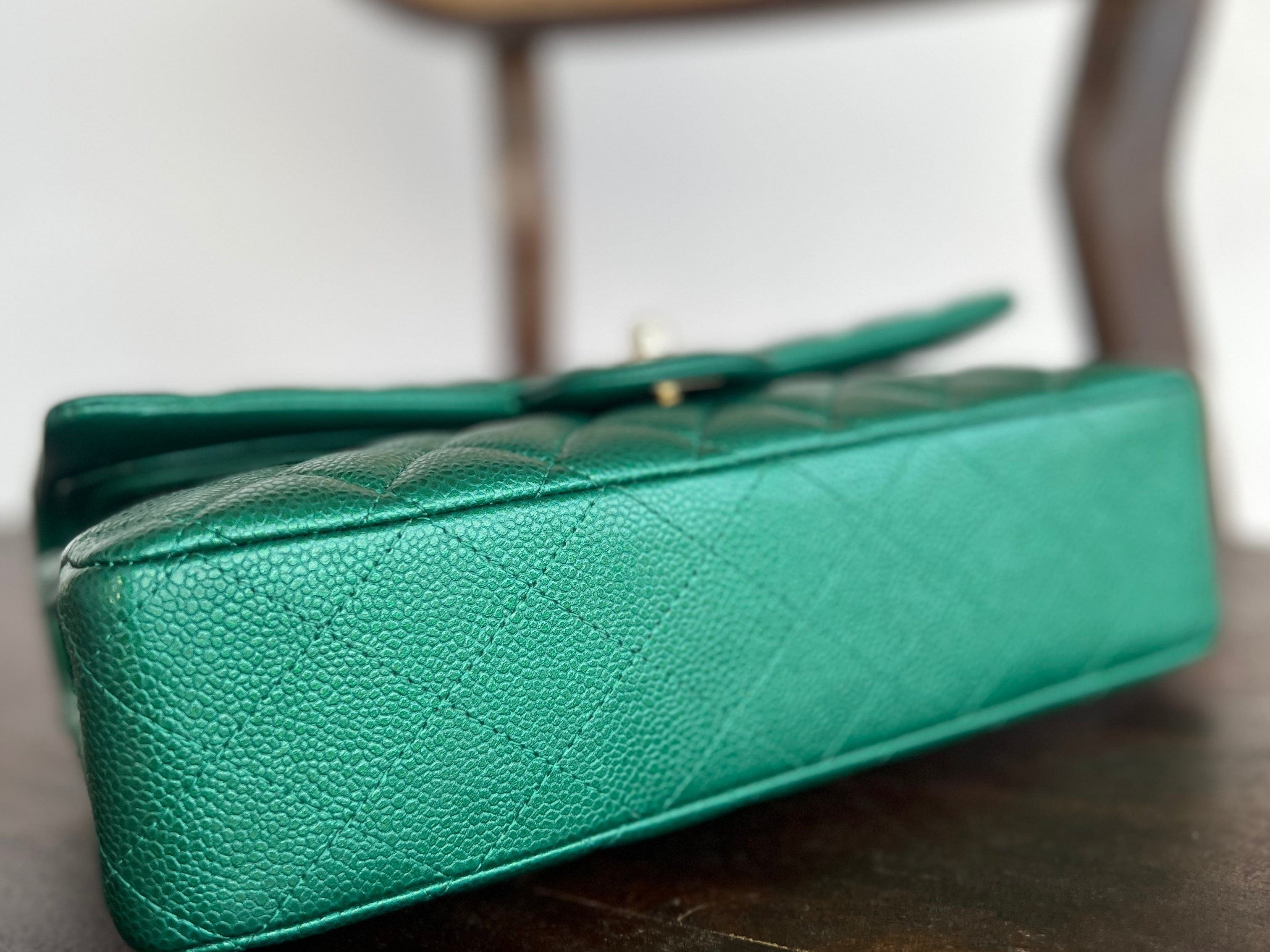 CHANEL Handbag 18S Emerald Green Caviar Quilted Classic Flap Medium Light Gold Hardware - Redeluxe