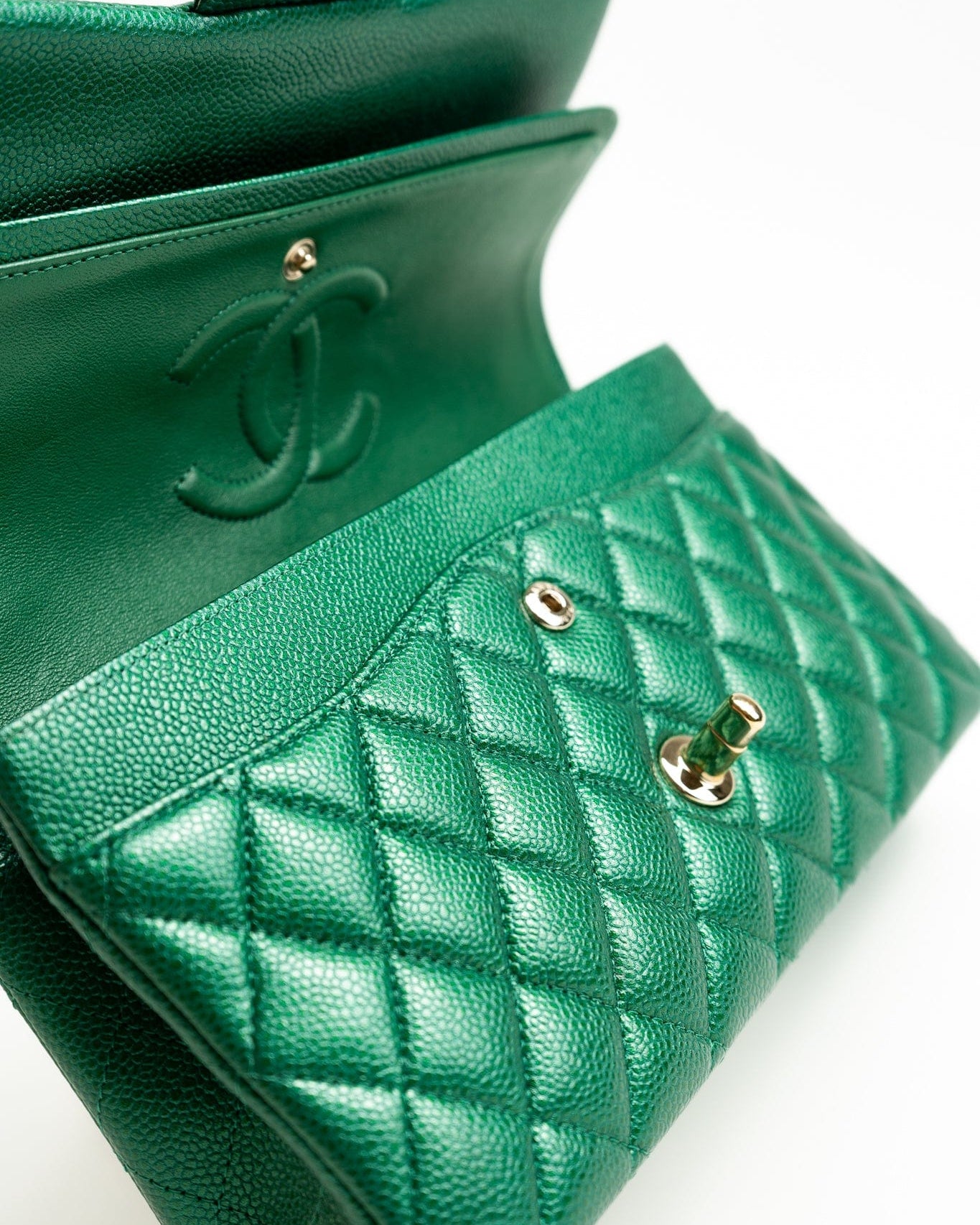 CHANEL Handbag 18S Emerald Green Caviar Quilted Classic Flap Medium Light Gold Hardware - Redeluxe