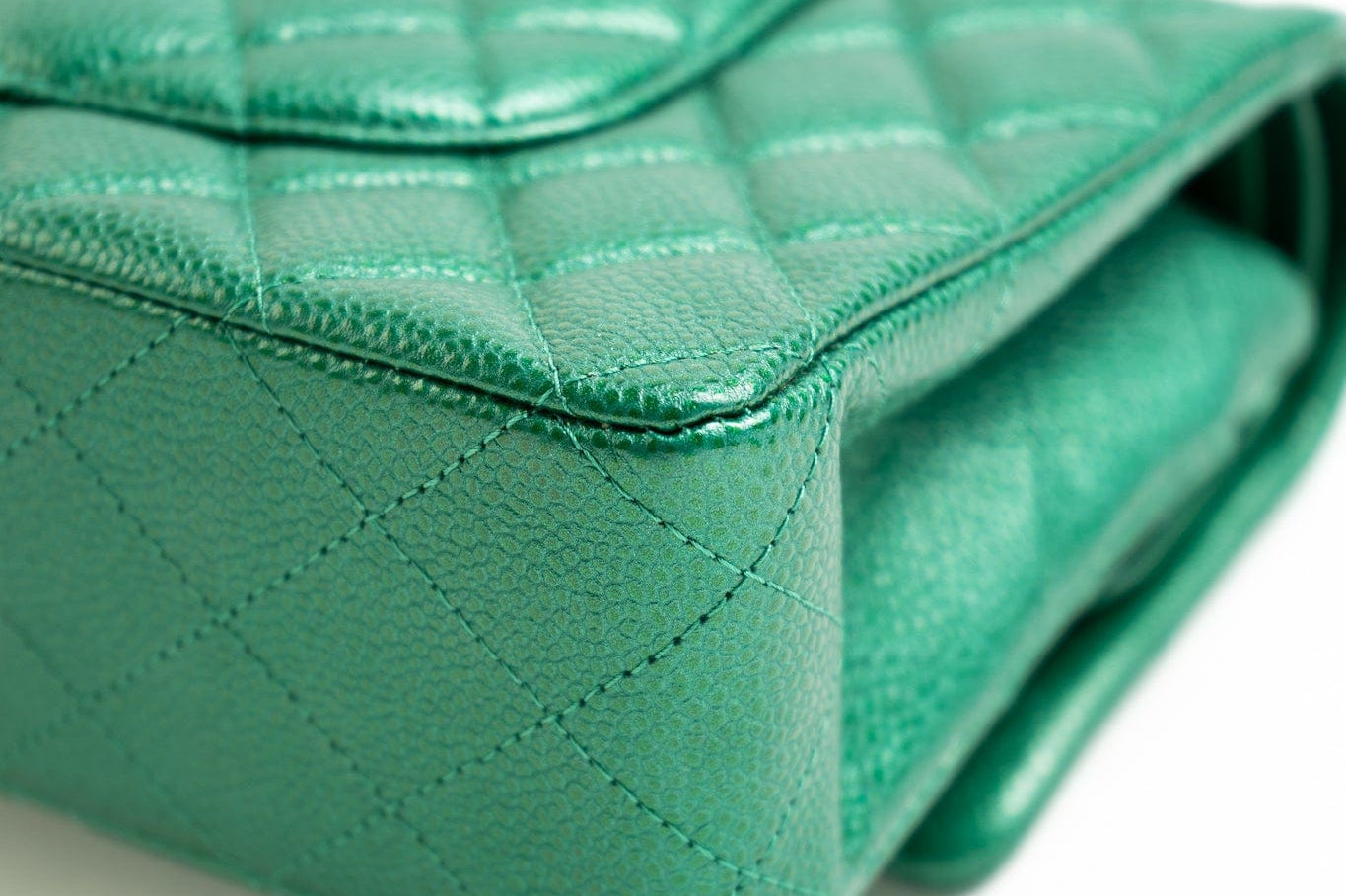 CHANEL Handbag 18S Emerald Green Caviar Quilted Classic Flap Medium Light Gold Hardware - Redeluxe