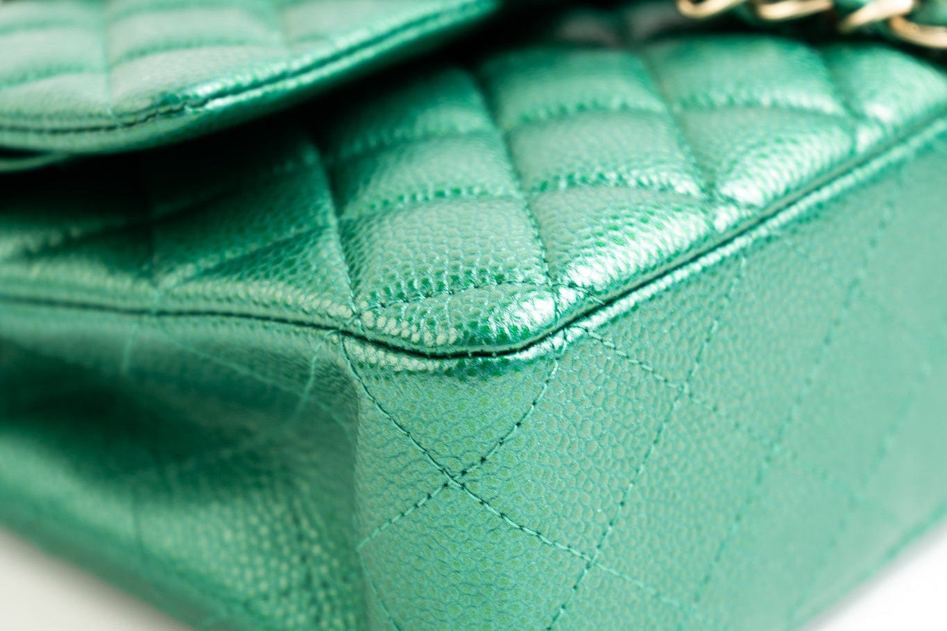 CHANEL Handbag 18S Emerald Green Caviar Quilted Classic Flap Medium Light Gold Hardware - Redeluxe