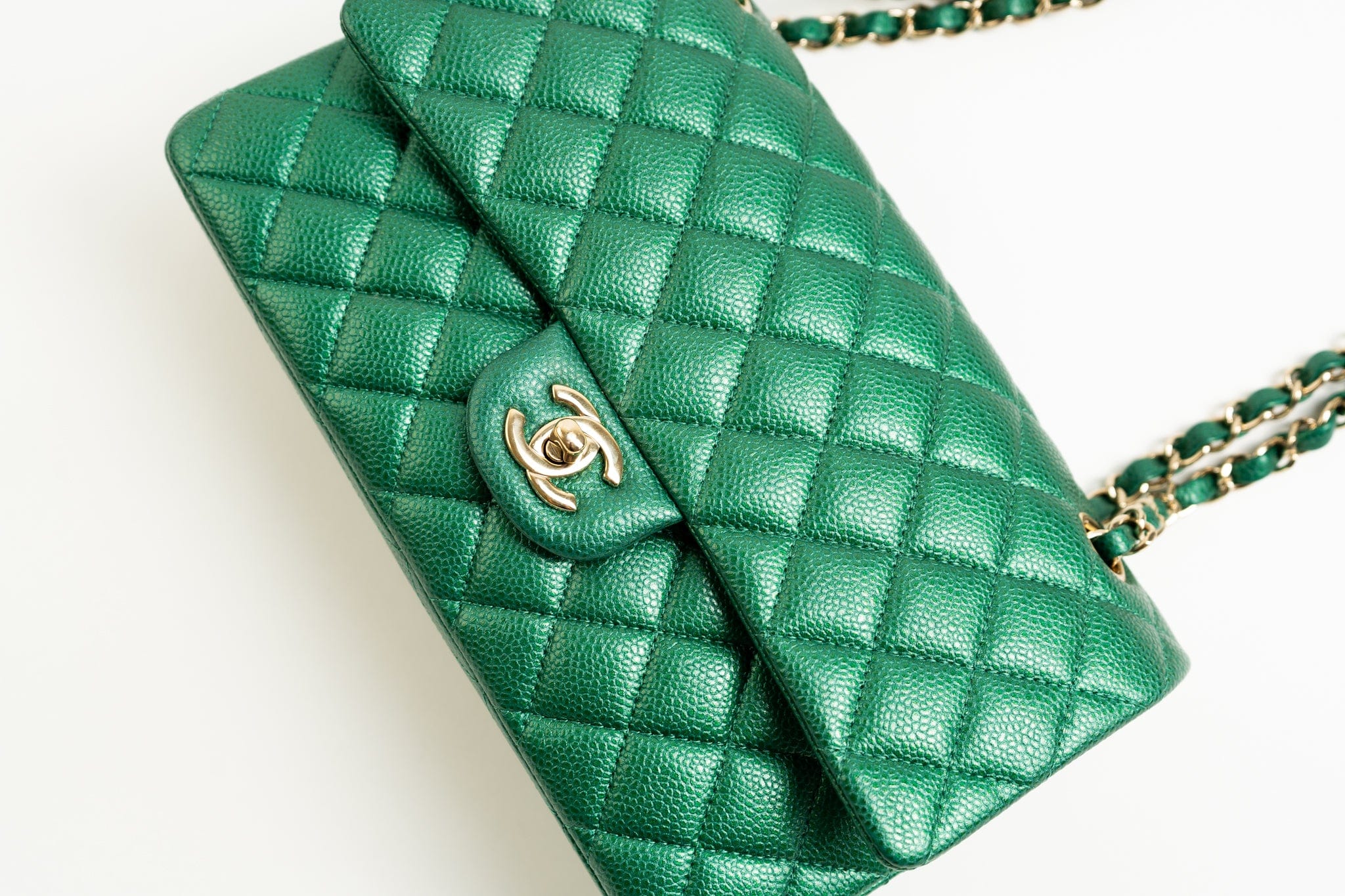 CHANEL Handbag 18S Emerald Green Caviar Quilted Classic Flap Medium Light Gold Hardware - Redeluxe