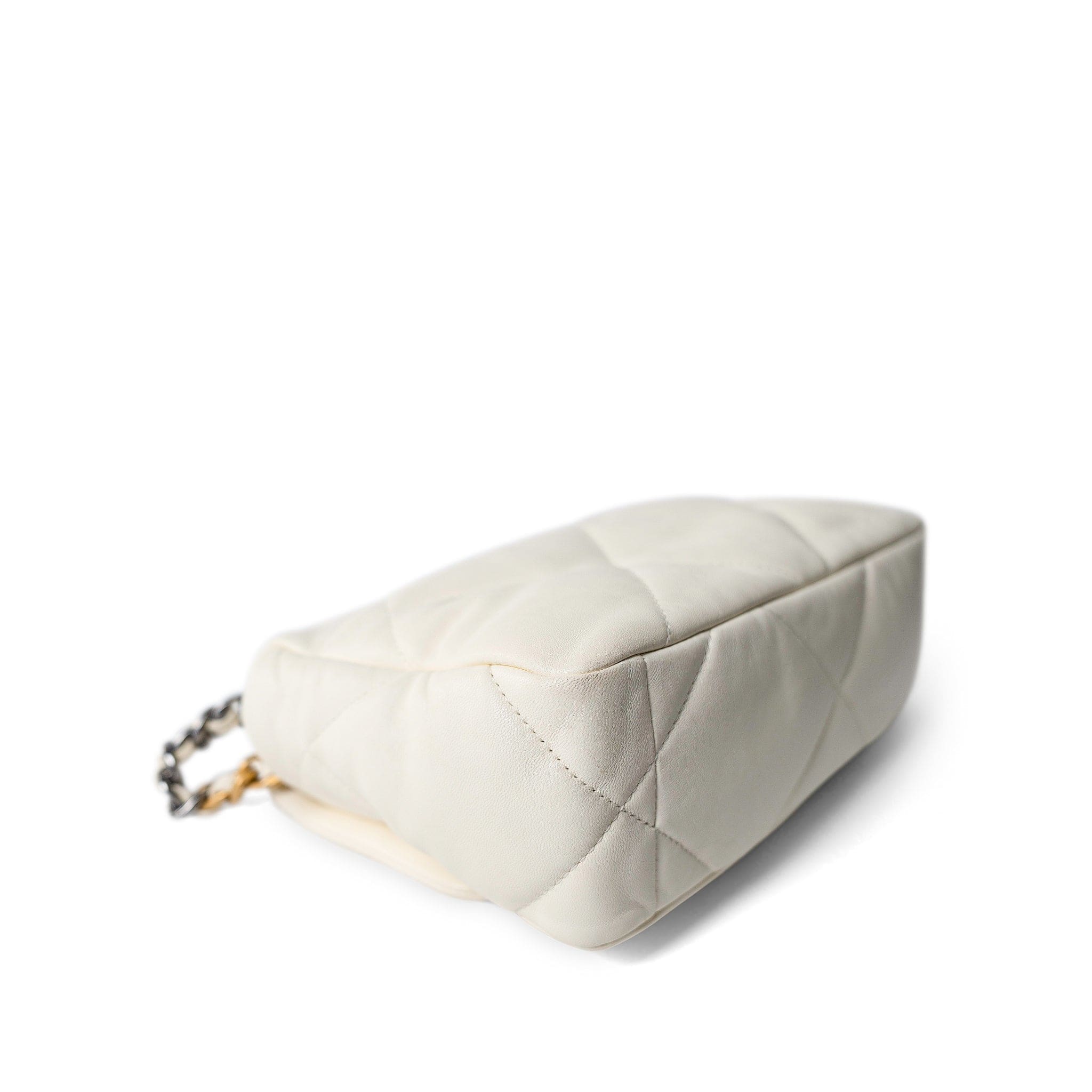 CHANEL Handbag 19 / White White Lambskin Quilted 19 Flap Small Mixed Hardware - Redeluxe