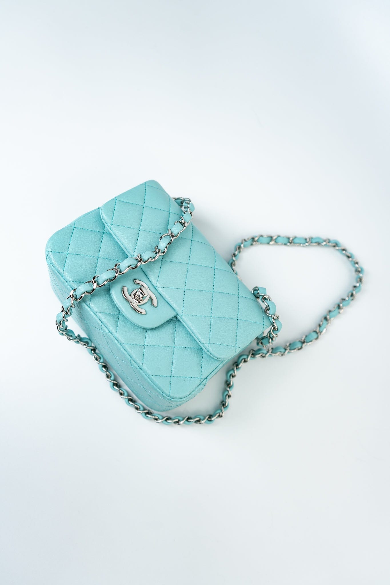 空箱　CHANEL, PRADA, HERMES 、Tiffany 19c Tiffany Blue Lambskin Quilted Mini Square Single Flap