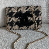 CHANEL Handbag 19K Beige and Black Houndstooth Tweed WOC - Redeluxe