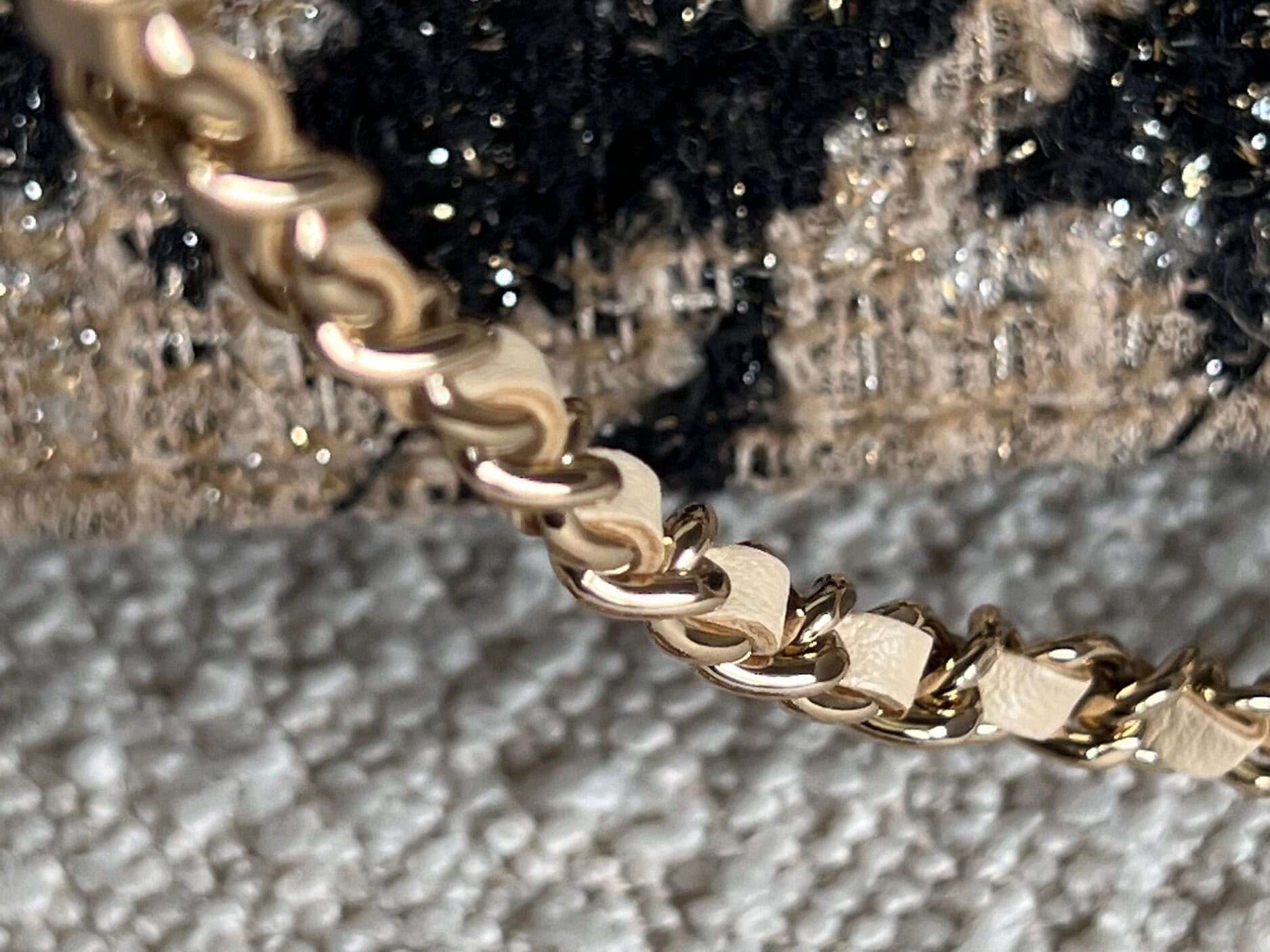 CHANEL Handbag 19K Beige and Black Houndstooth Tweed WOC - Redeluxe