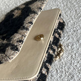 CHANEL Handbag 19K Beige and Black Houndstooth Tweed WOC - Redeluxe